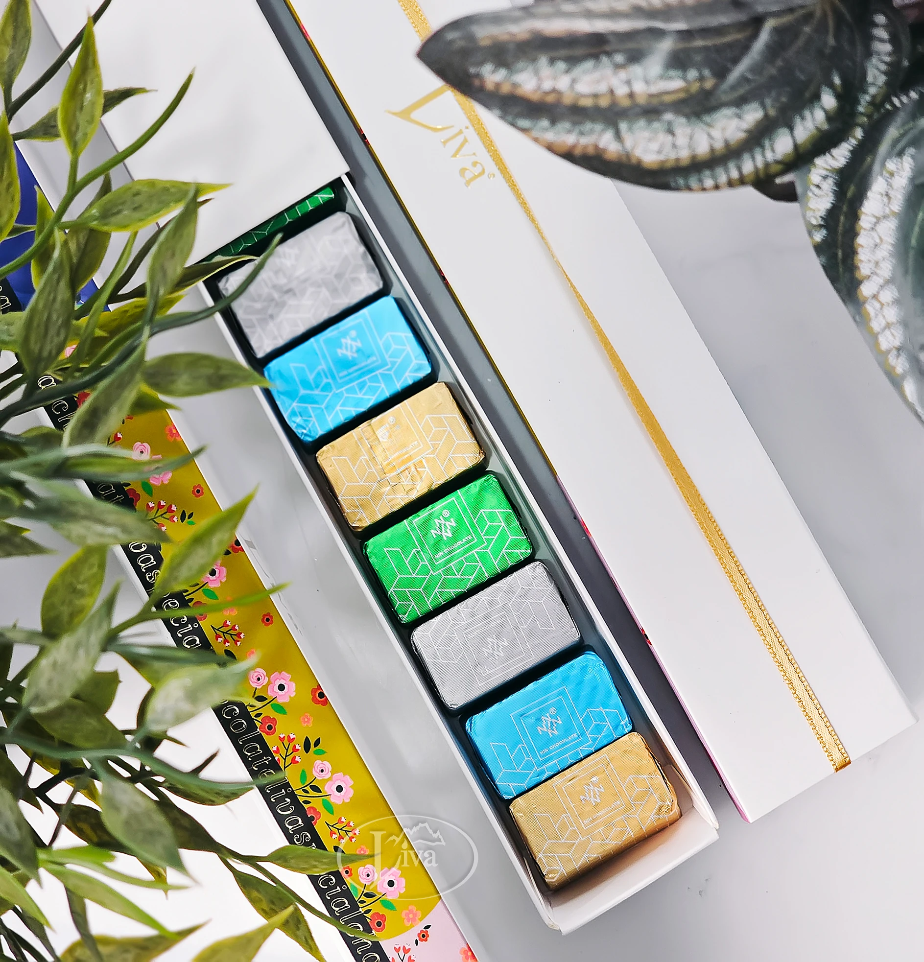 İnce Yaldızlı Çikolata Kutusu 13'lü