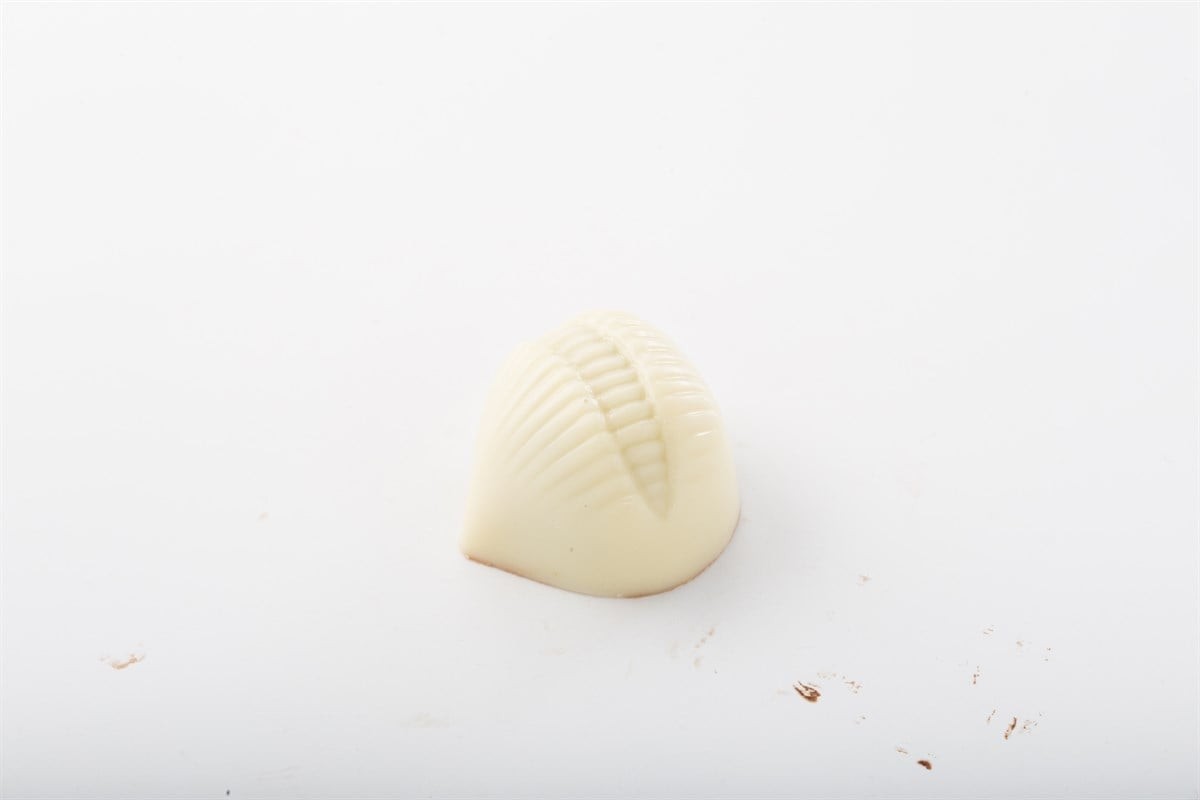 Karamel Dolgulu Beyaz Spesiyal Çikolata 1kg
