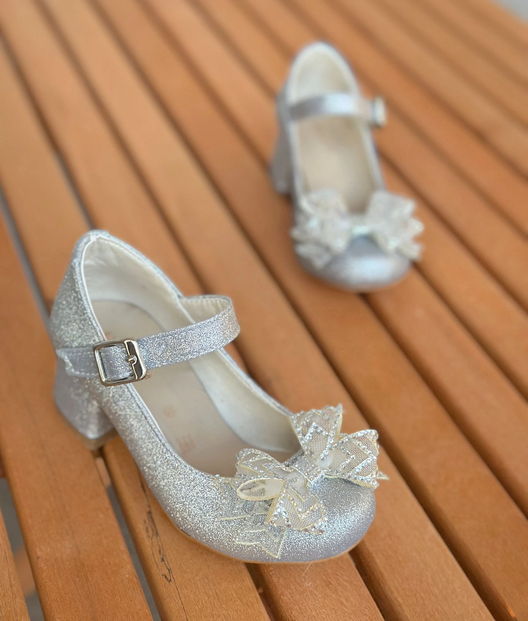 Çocuk Topuklu Ayakkabı, Kısa Topuklu Ayakkabı, Çocuk Abiye Ayakkabı - gümüş simli
