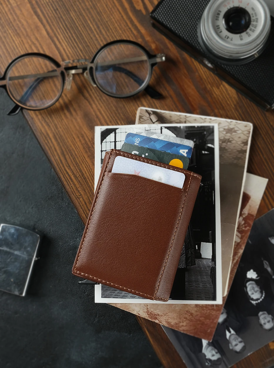 Bagacar Camel Bozuk Para Bölmeli Çıtçıtlı Hakiki Deri Mekanizmalı Kartlık Cüzdan