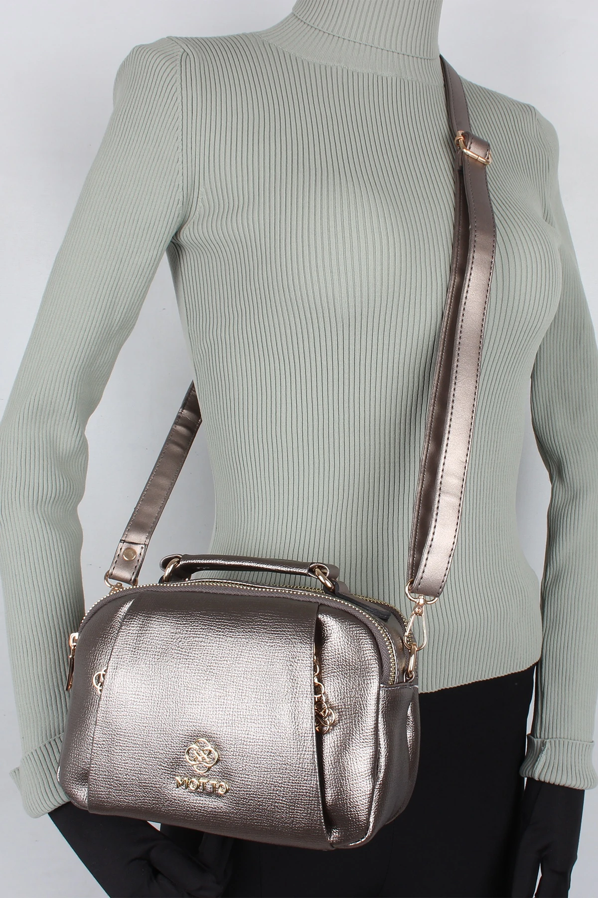 Bagacar Motto 1339 Bayan Çapraz El ve Omuz Çantası Gümüş