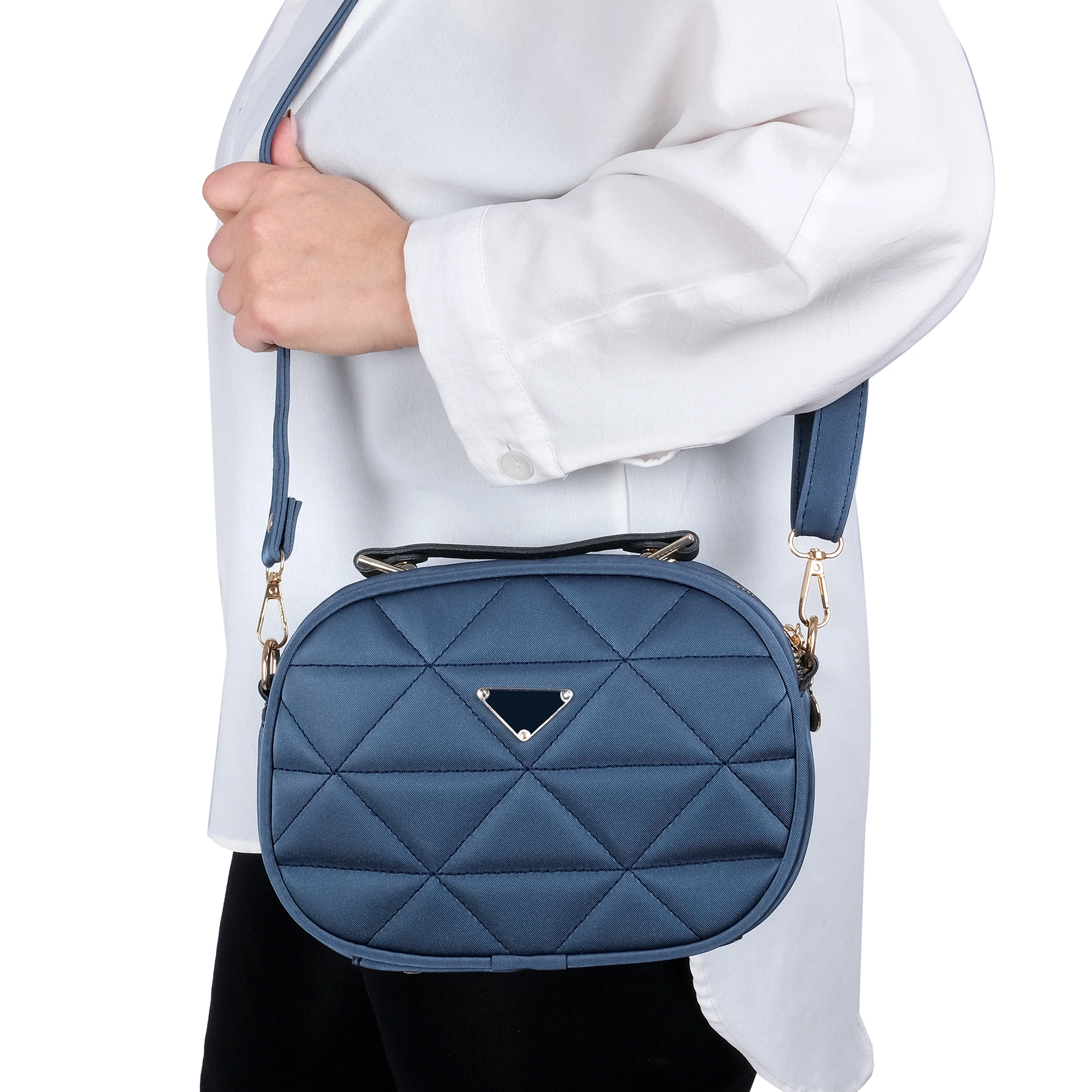 Bagacar Kapitone Şık Bayan Çapraz El ve Omuz Çantası Lacivert