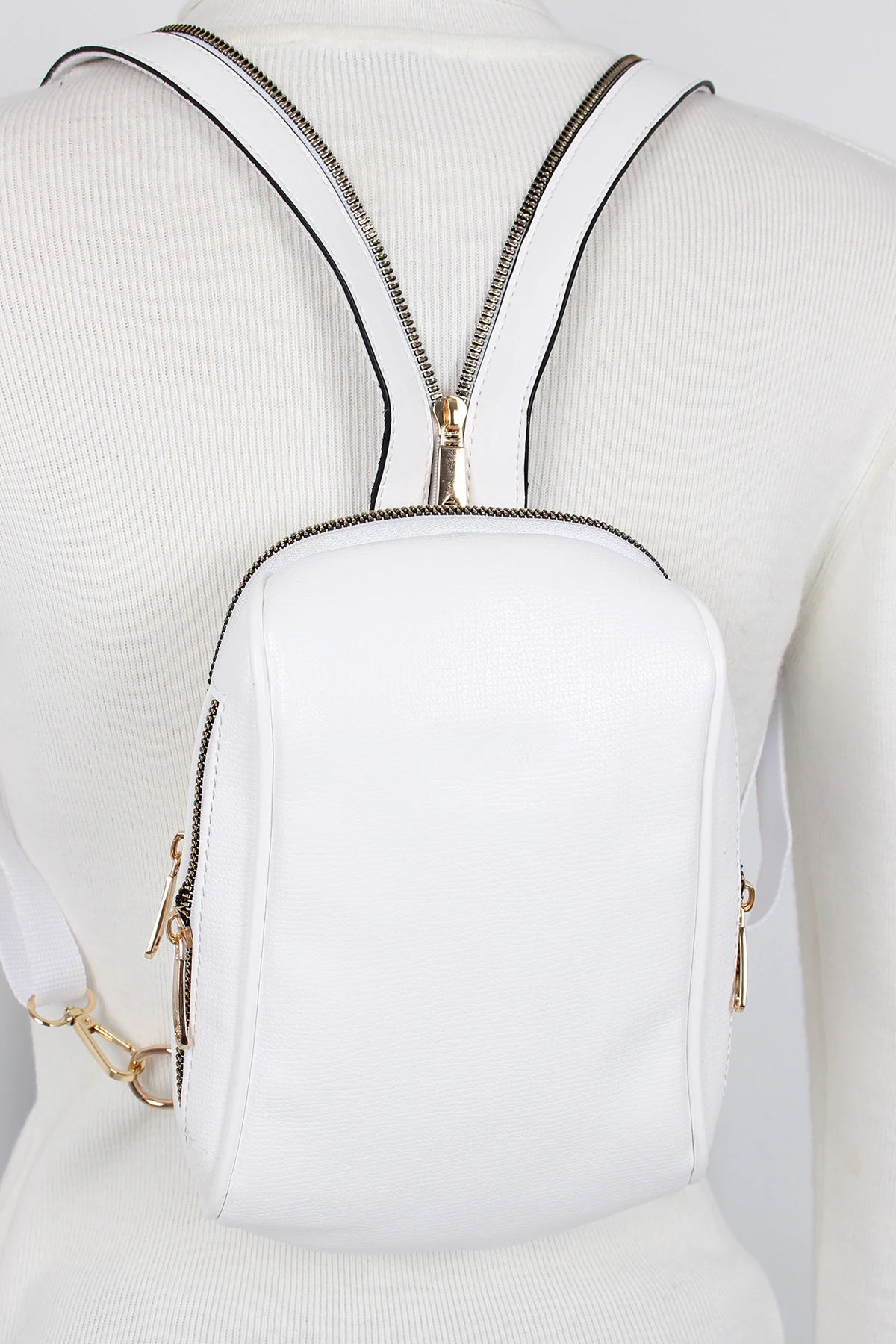 Bagacar 1358 Beyaz Suni Deri Telefon Bölmeli Bayan Sırt Çanta