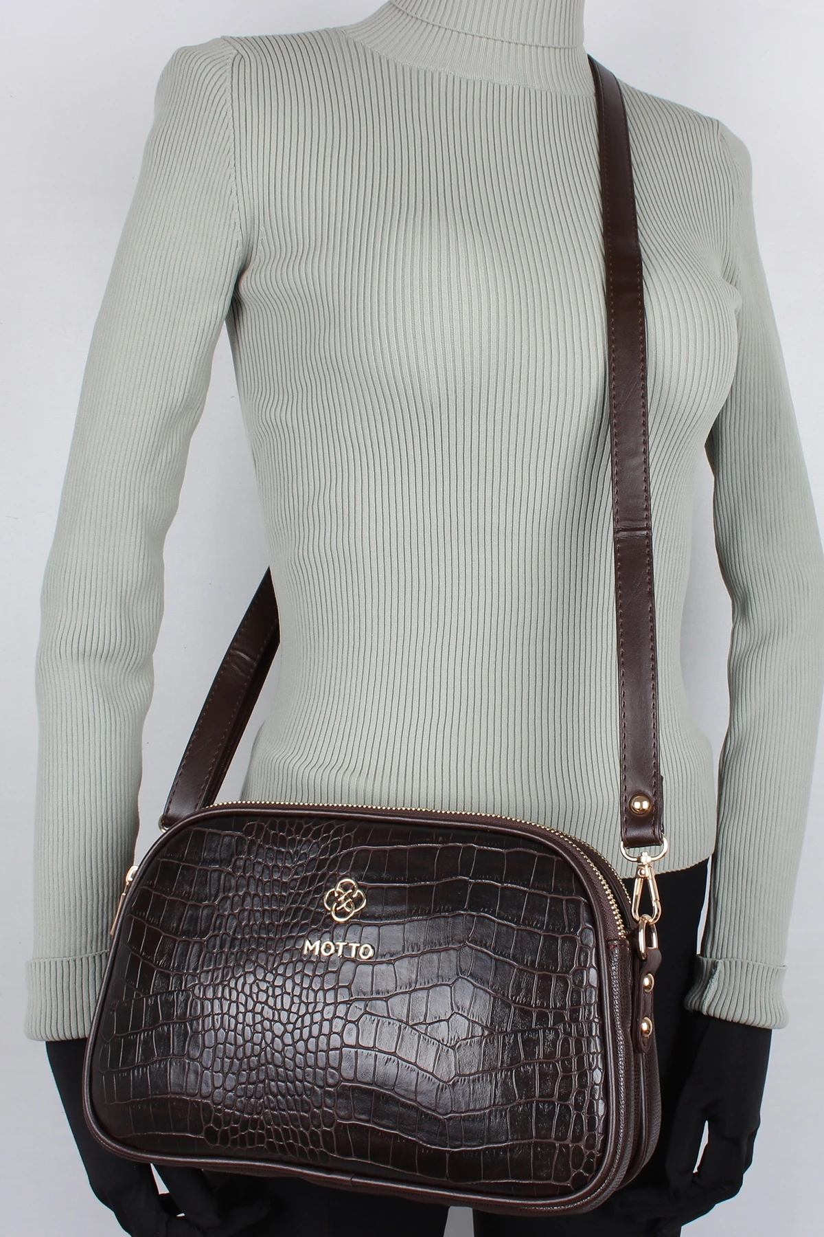 Bagacar Motto 1228 Bayan Çapraz Omuz Çantası Kroko Kahve