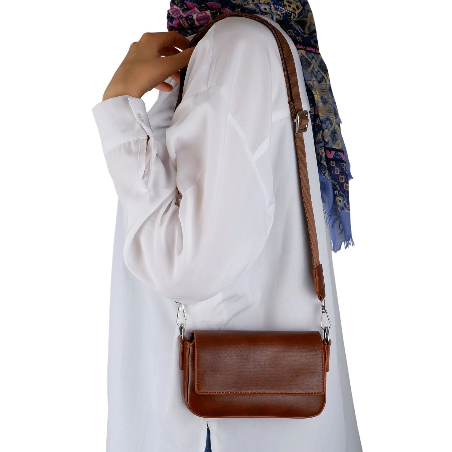 Bagacar Kapaklı Mini Şık Bayan Çapraz El ve Omuz Çantası Kahve