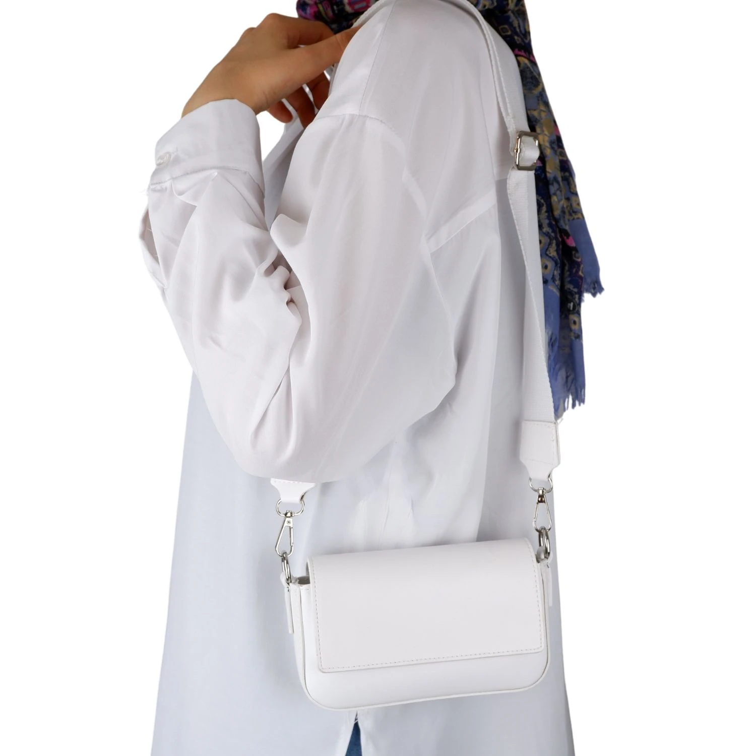 Bagacar Kapaklı Mini Şık Bayan Çapraz El ve Omuz Çantası Beyaz