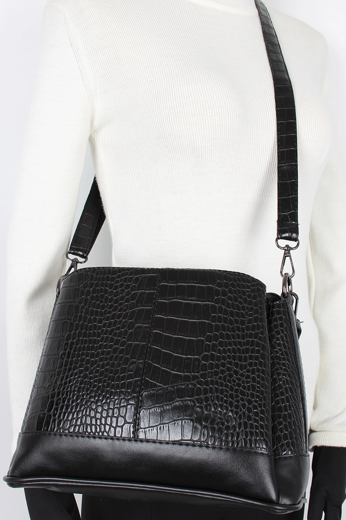 Bagacar 1170 Kroko Siyah Bayan Suni Deri Çapraz Omuz Çantası
