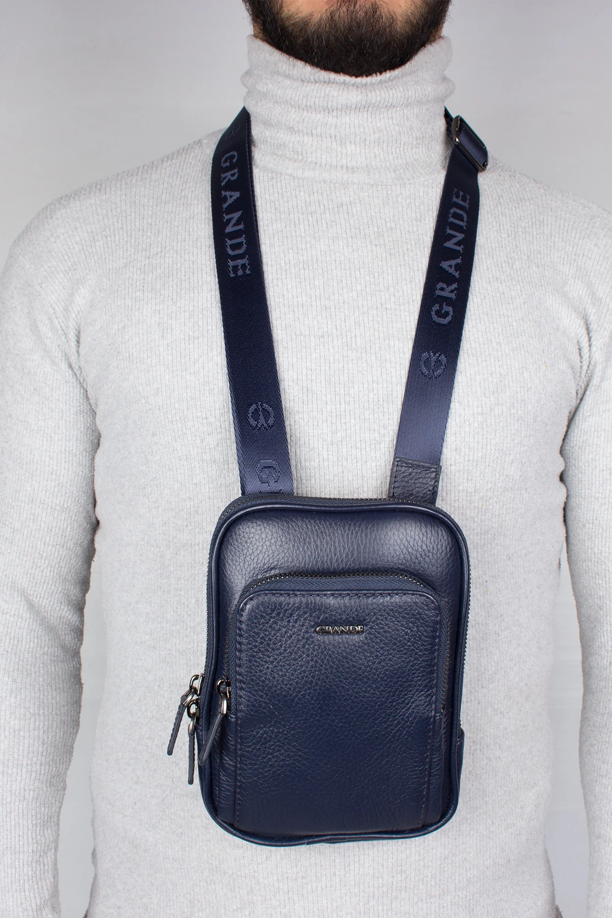 Grande 4255 Unisex Hakiki Deri Postacı Bodybag Çantası Lacivert