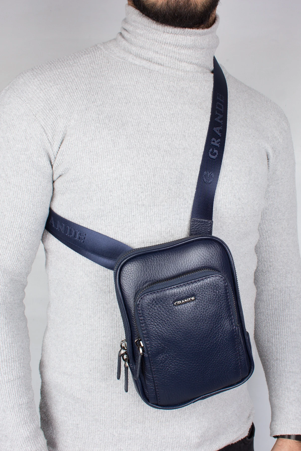 Grande 4255 Unisex Hakiki Deri Postacı Bodybag Çantası Lacivert