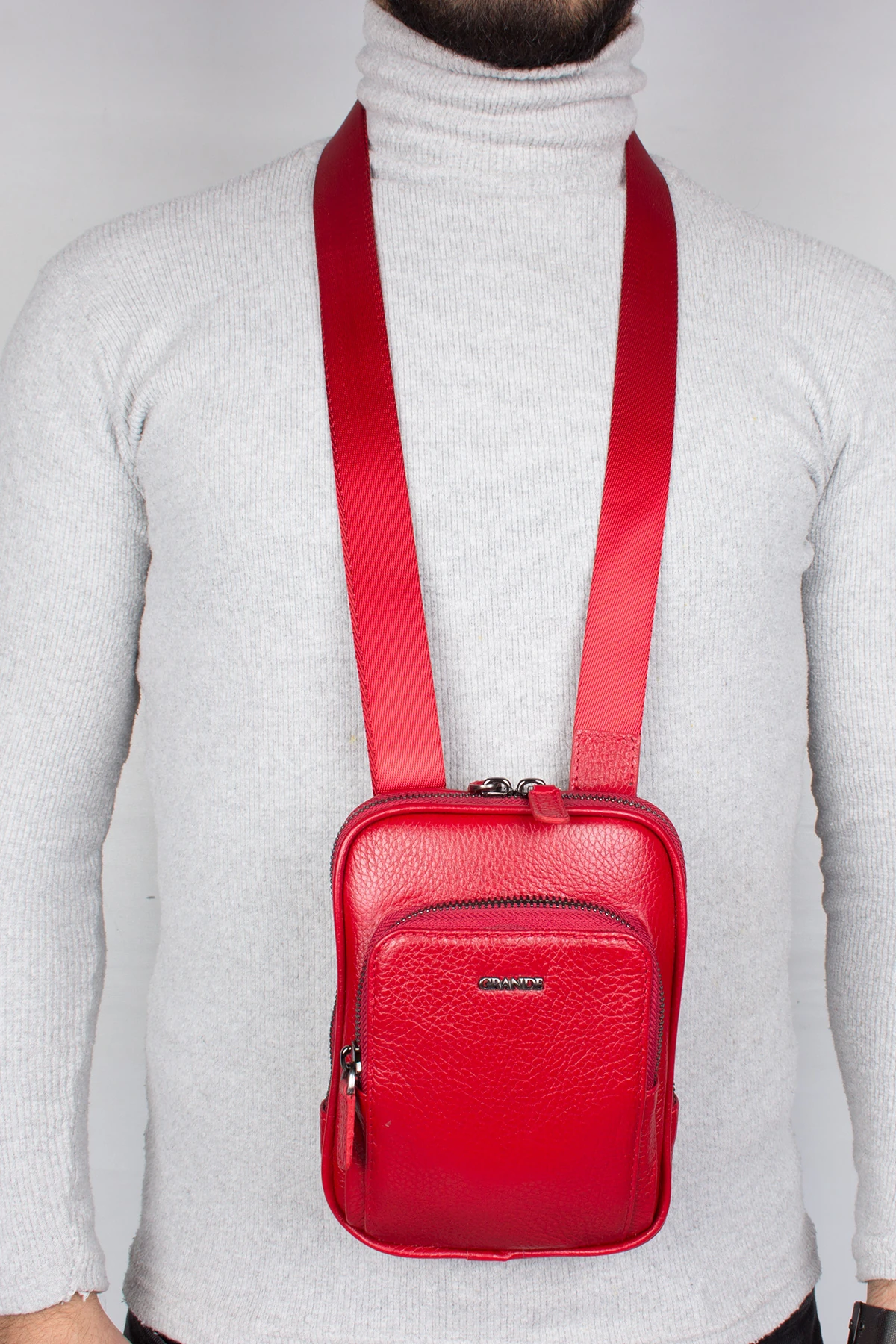 Grande 4255 Unisex Hakiki Deri Postacı Bodybag Çantası Kırmızı