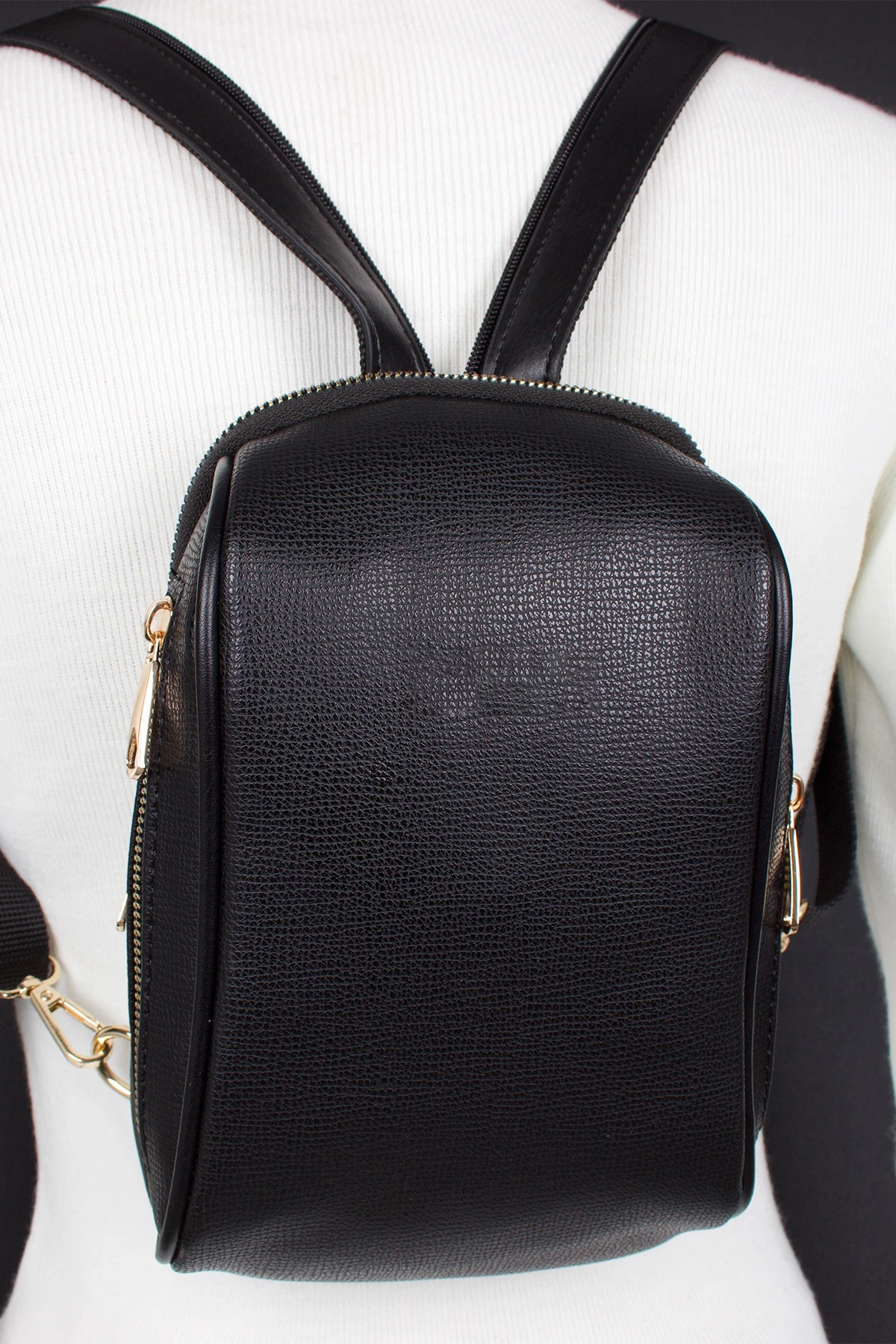 Bagacar 1358 Siyah Suni Deri Telefon Bölmeli Bayan Sırt Çantası