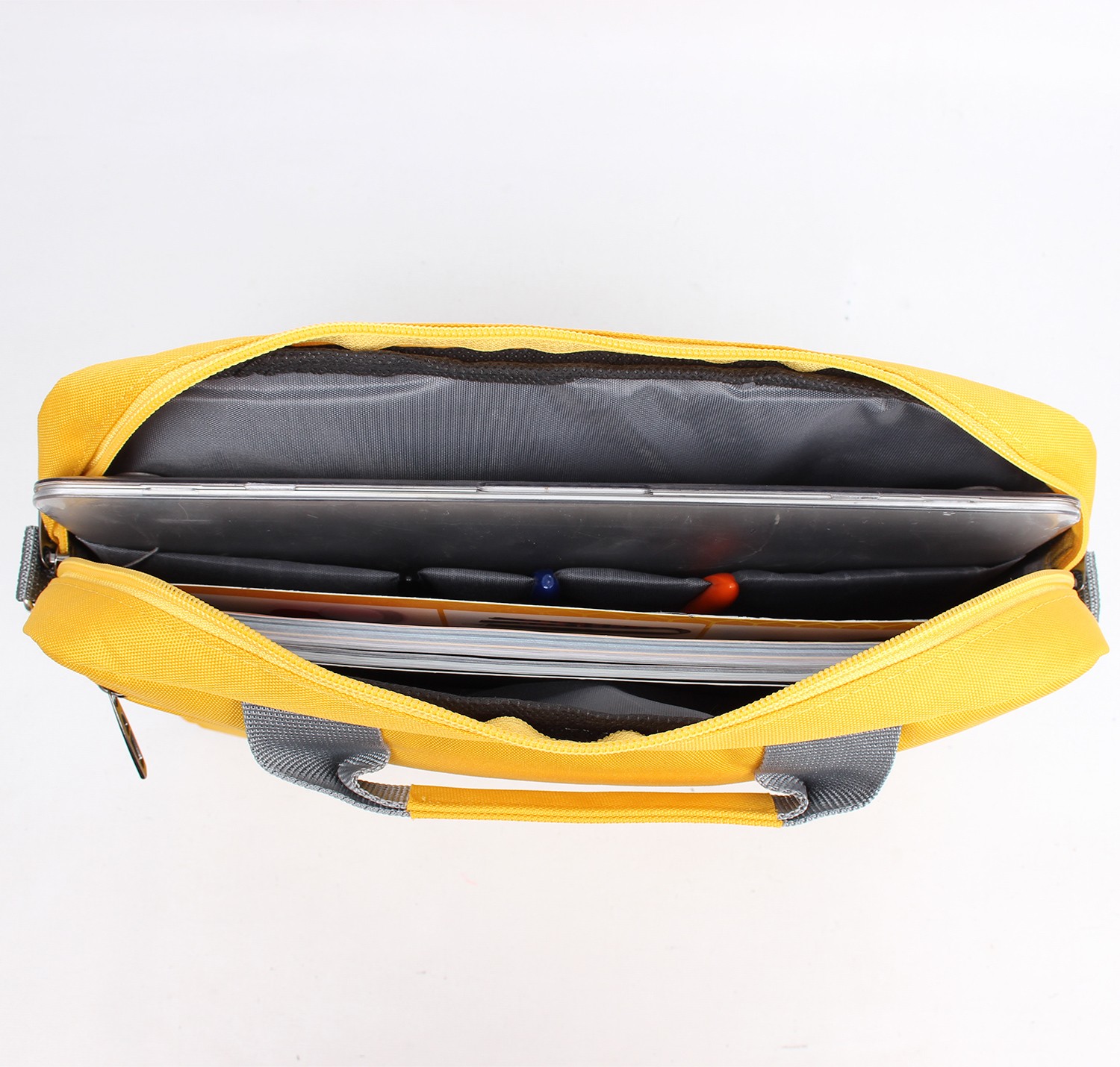 Bagacar Kırmızı Unisex 13 - 14 İnç Laptop ve Evrak Çantası