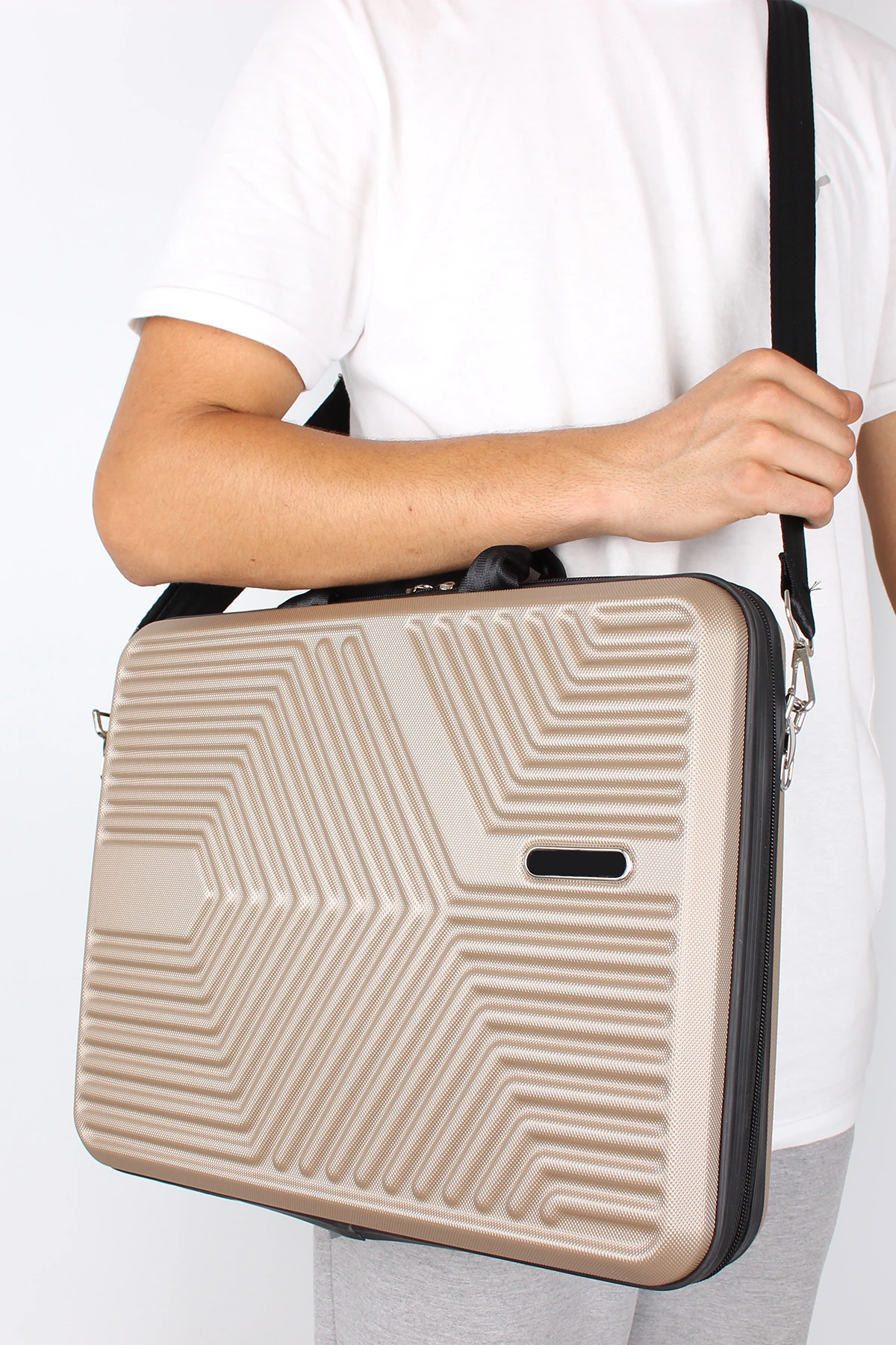 Bagacar Abs Kırılmaz Açık Vizon Laptop ve Seyahat Çantası