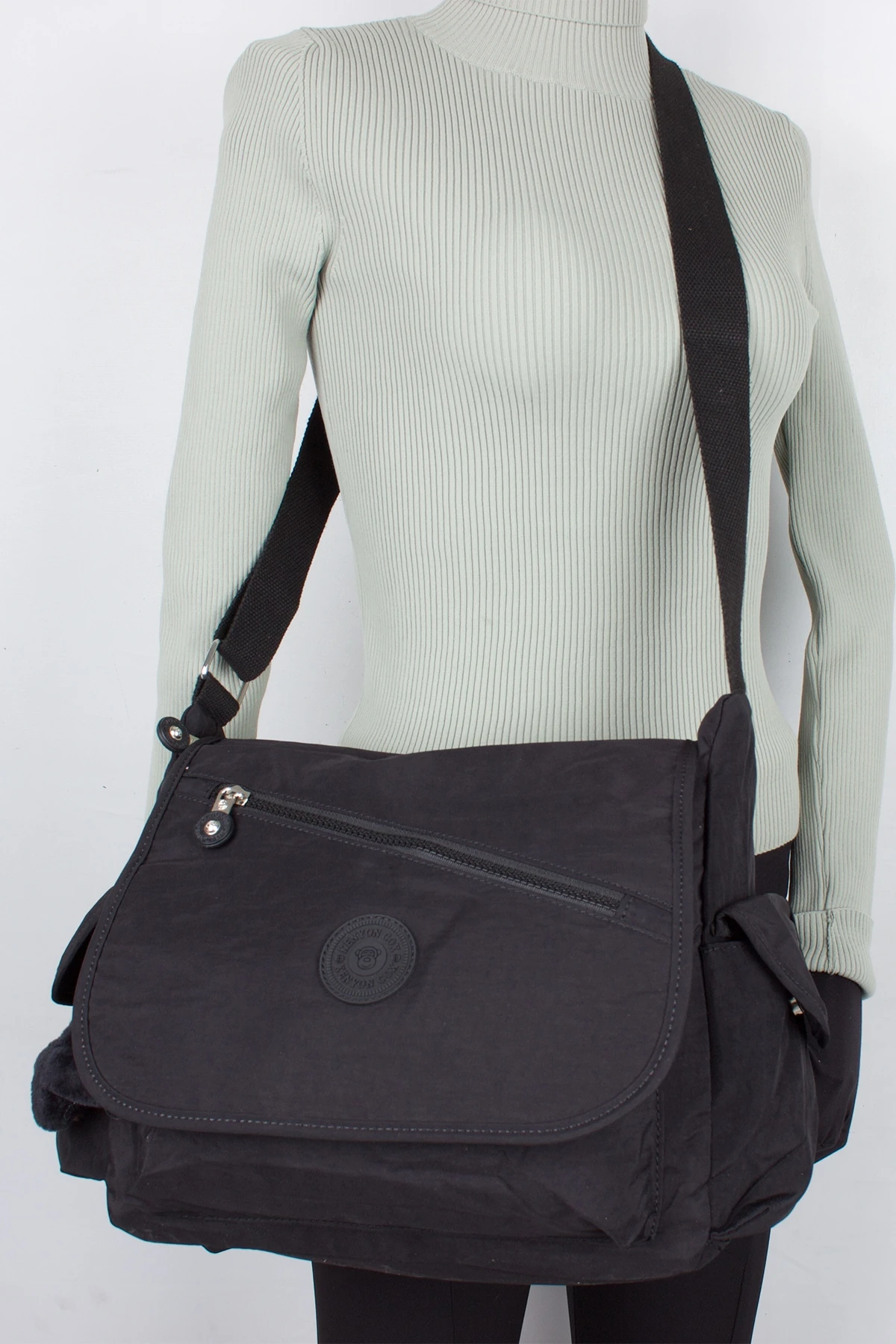 Kenyon 2308 Klinkır Kumaş Bayan Çapraz Omuz Çantası Siyah