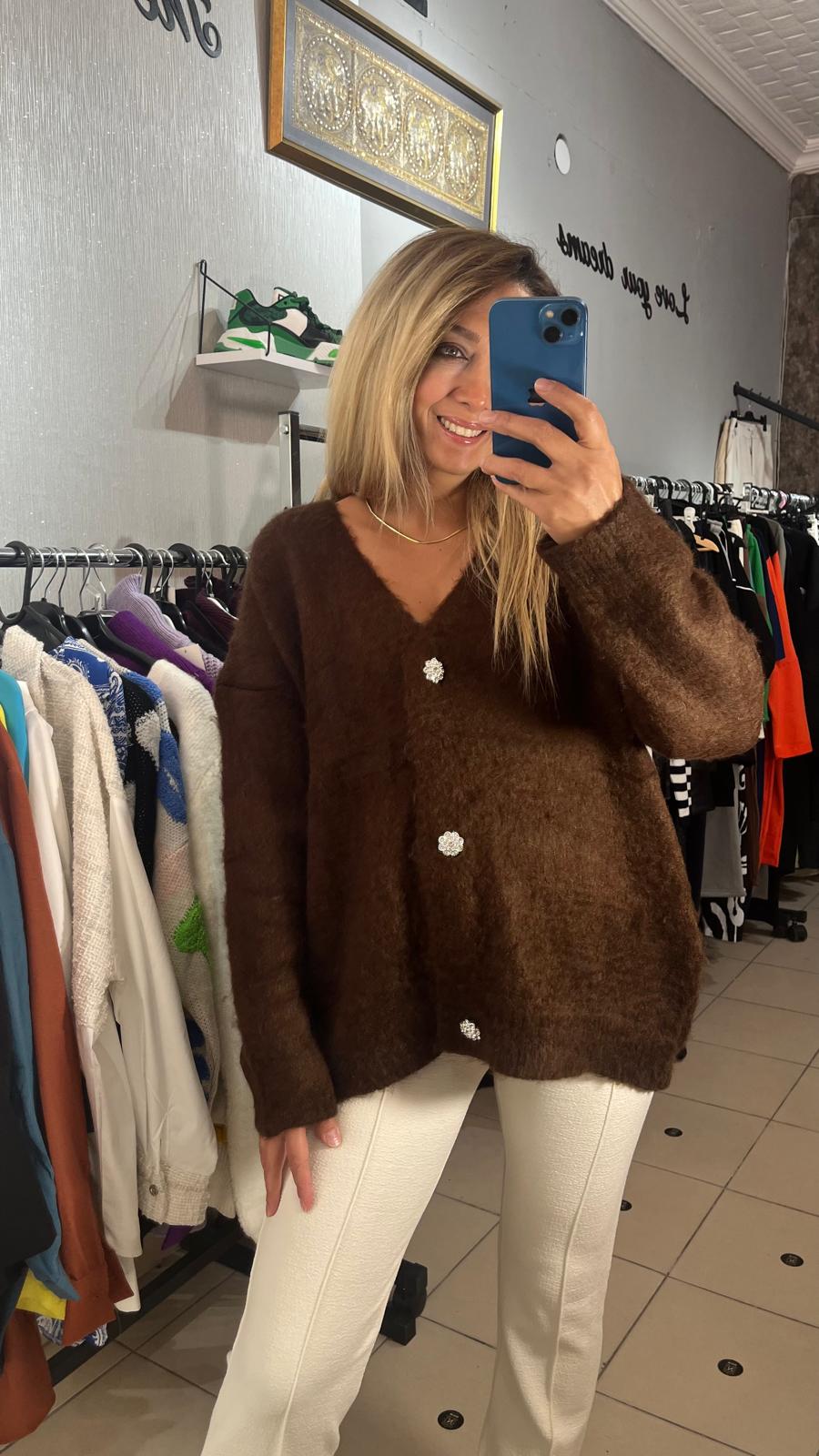 Kahve Taş Düğmeli Standart Hırka