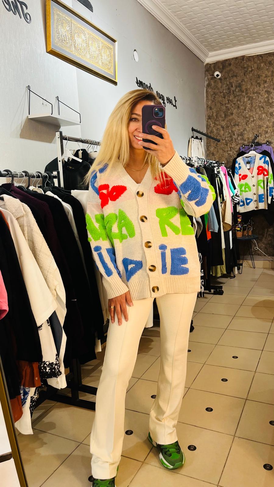 Krem Renkli Harfli Hırka 