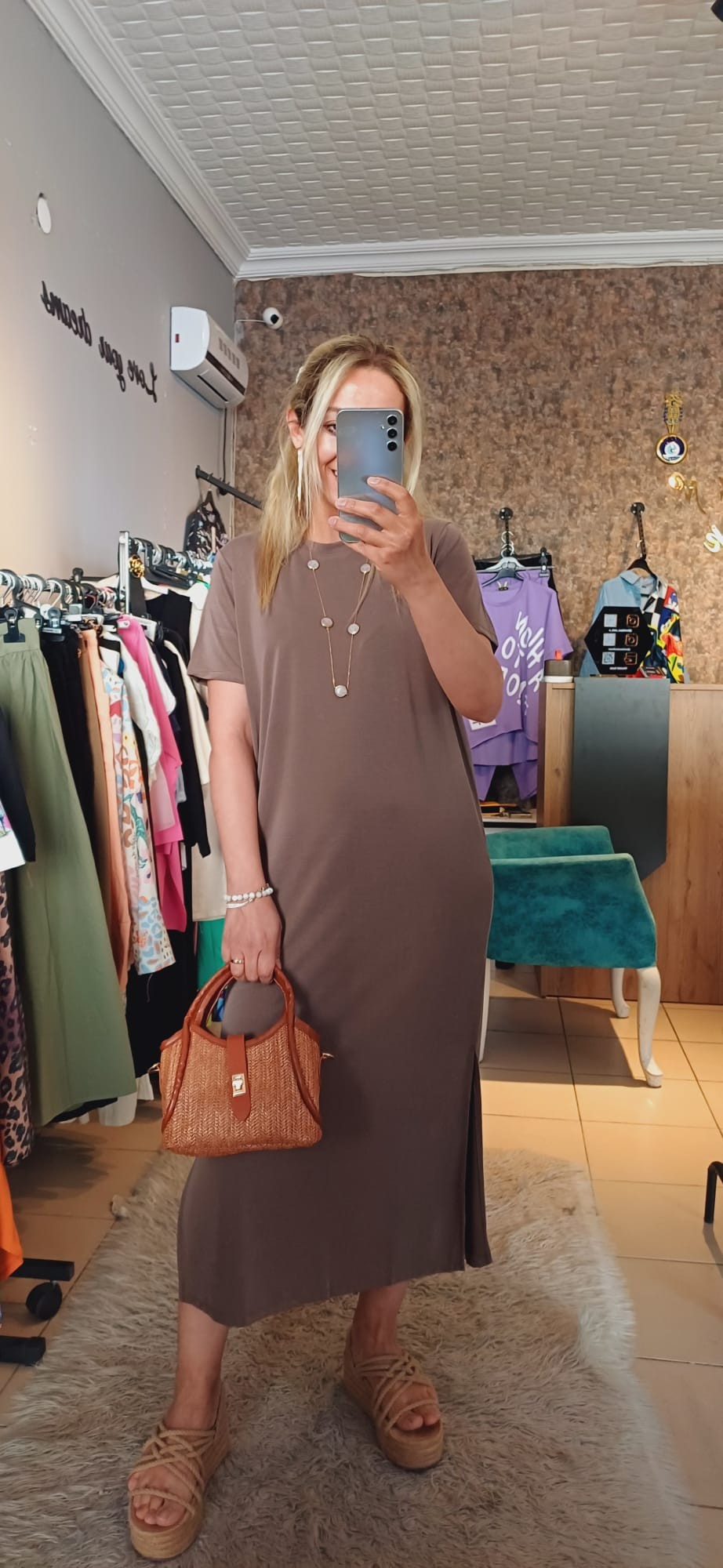 Kısa Kollu Modal Yırtmaçlı  Kahve Elbise