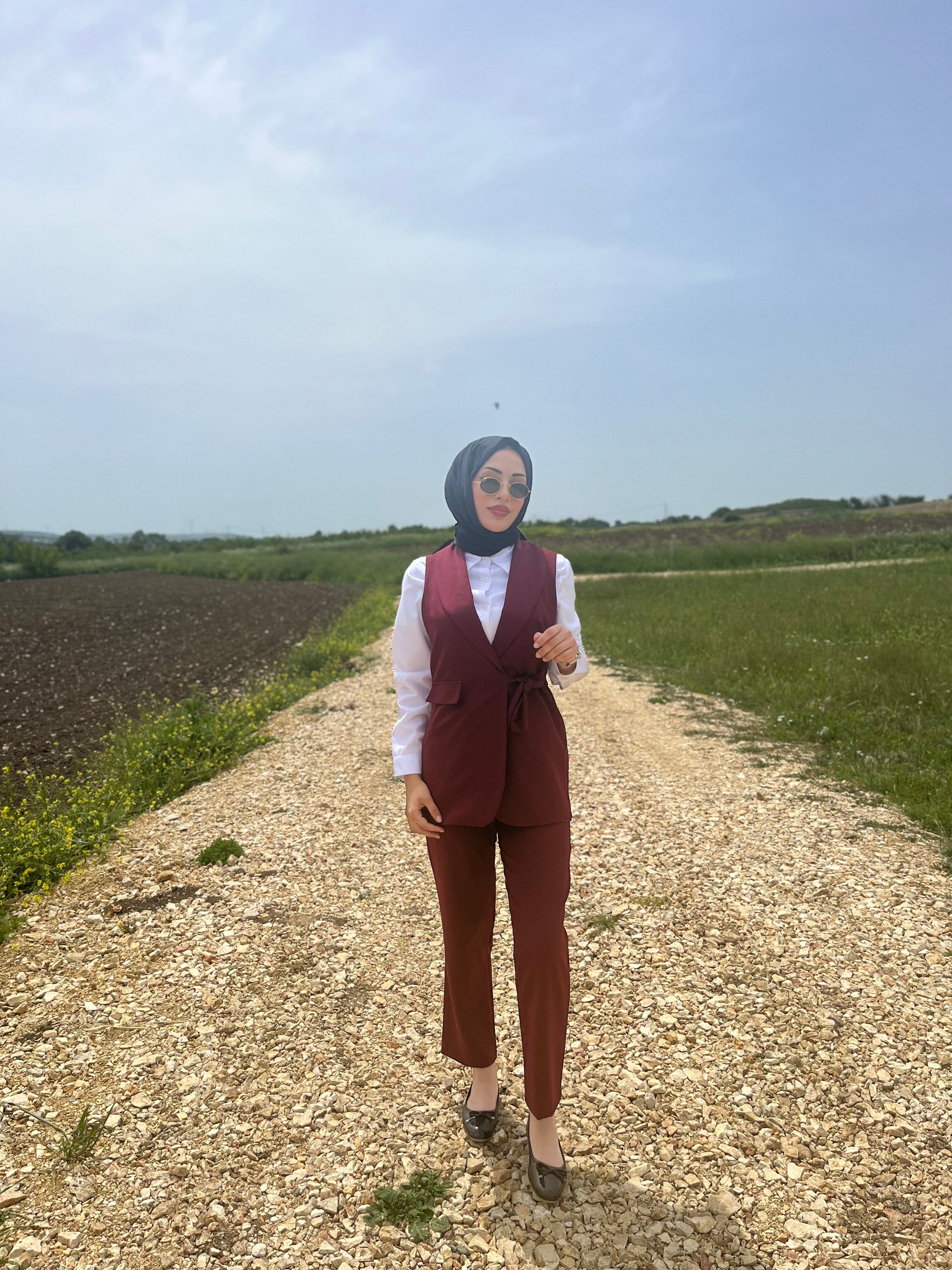 BORDO KRUVAZE BAĞLAMALI YELEKLİ TAKIM