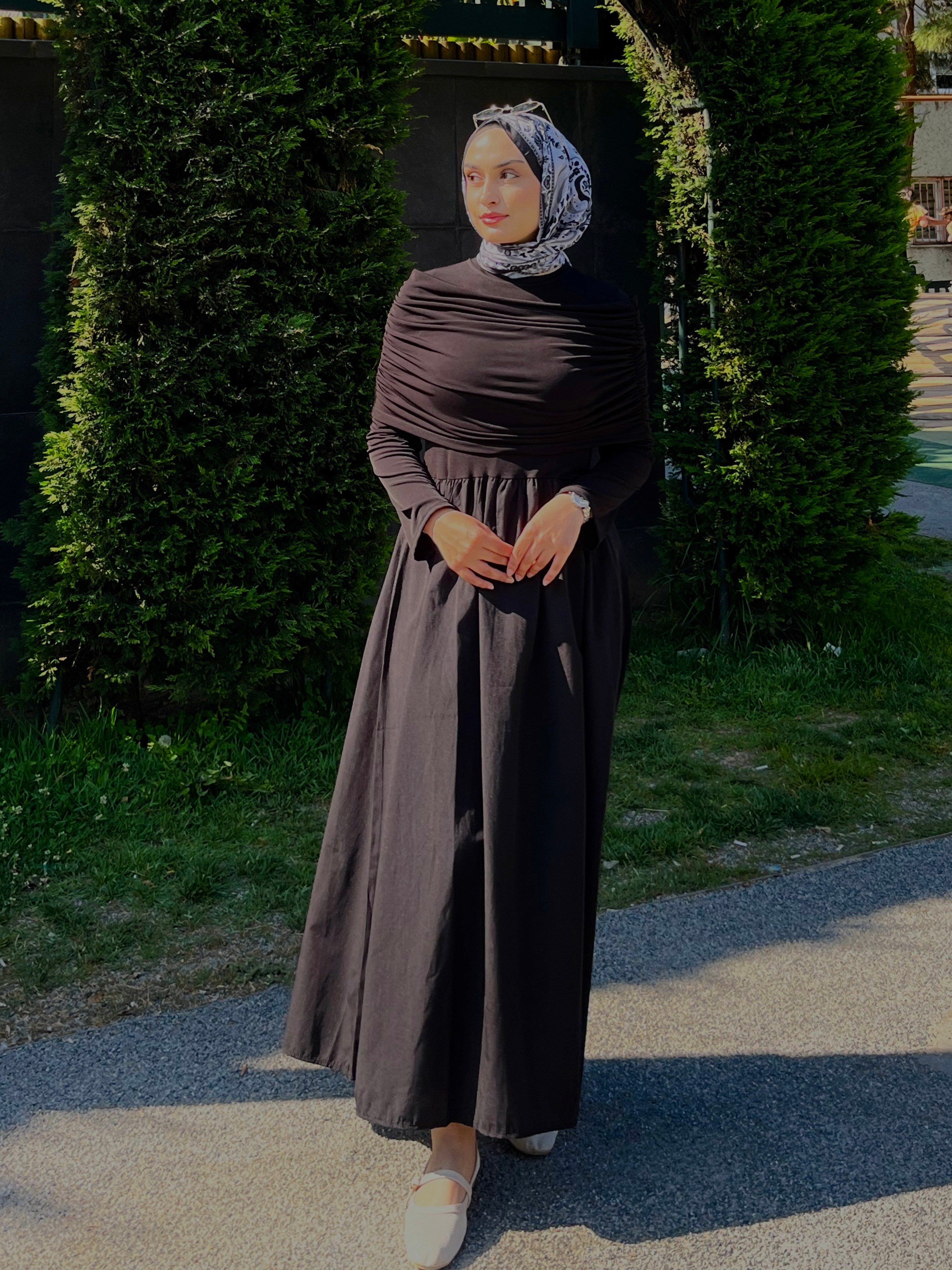 KADIN SİYAH DRAPELİ TESETTÜR ELBİSE