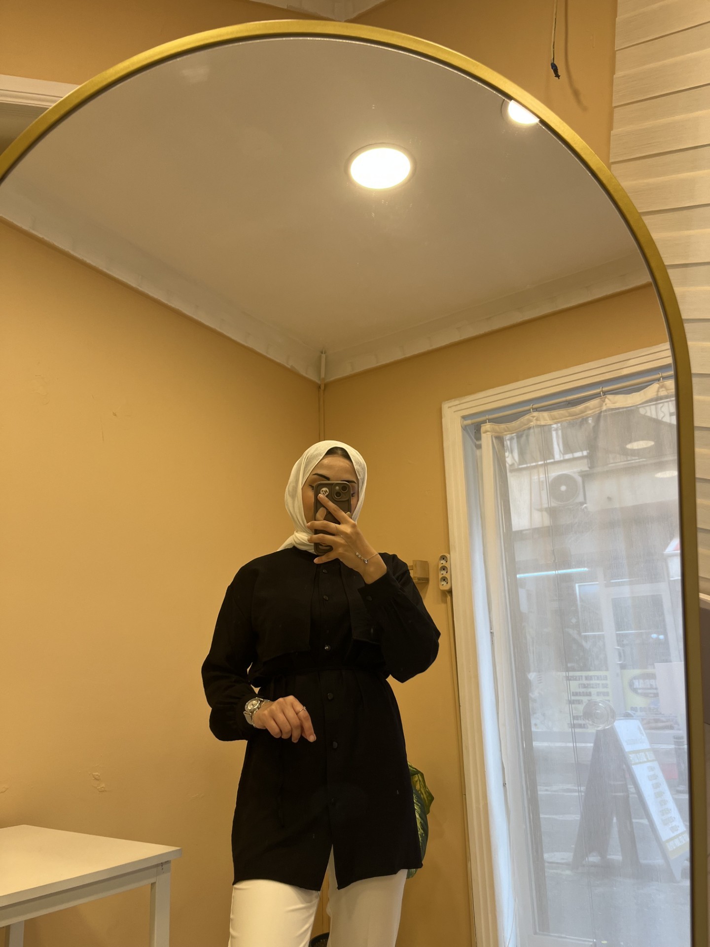SİYAH KUŞAKLI PELERİNLİ KADIN GÖMLEK