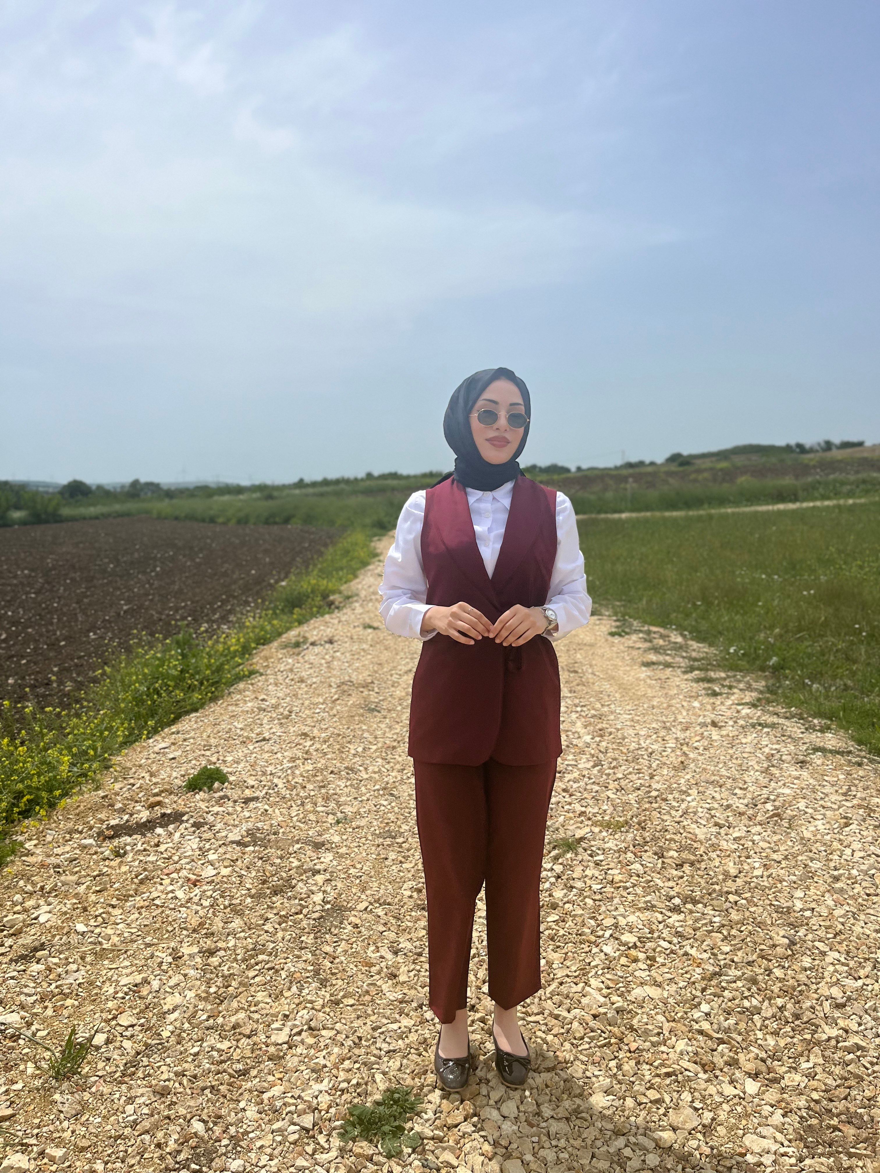 BORDO KRUVAZE BAĞLAMALI YELEKLİ TAKIM