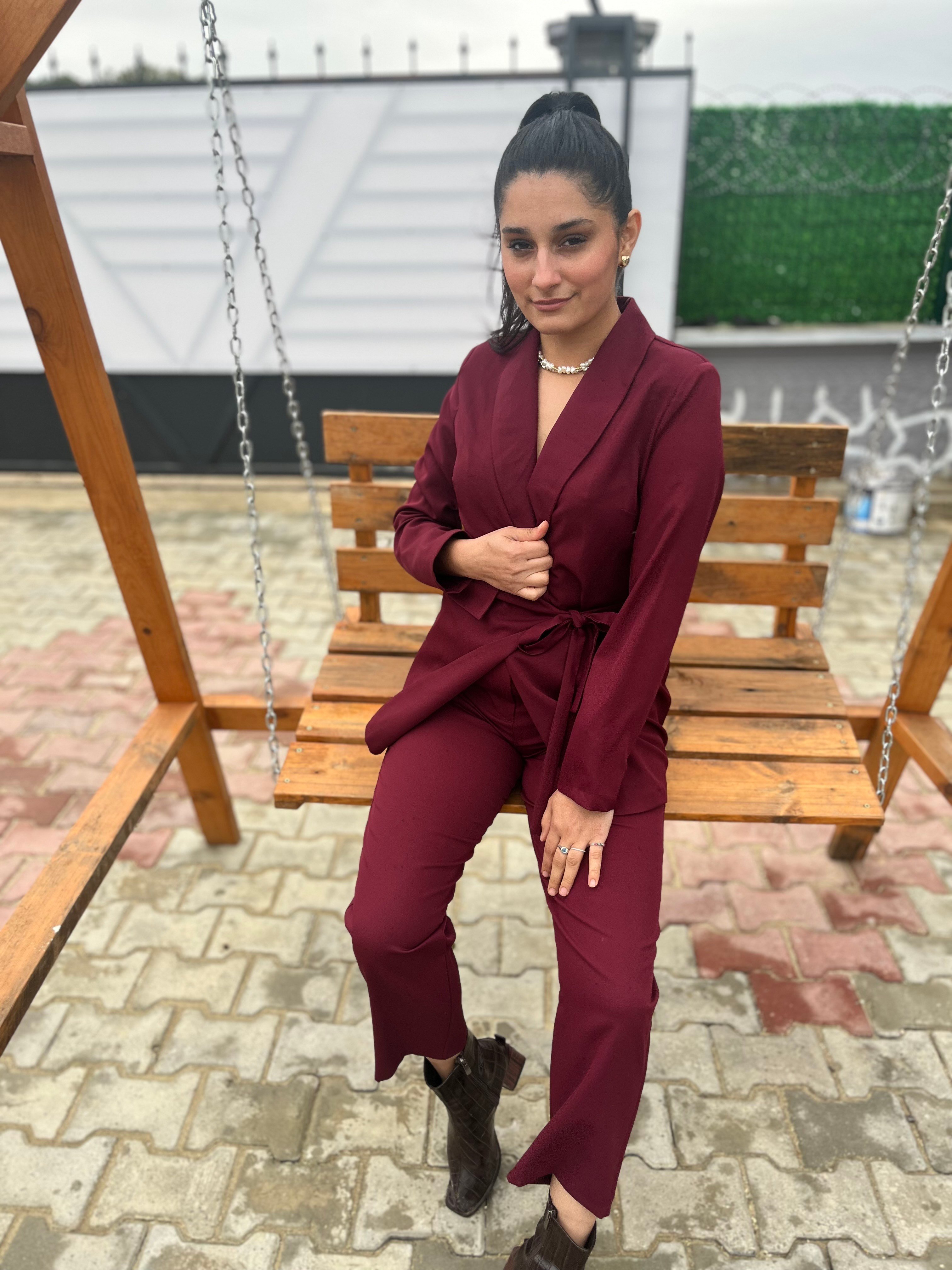 BORDO KRUVAZE CEKETLİ TAKIM