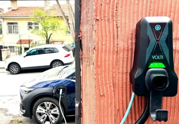 Volti Home 7.4 kW Wired Electric Vehicle Charging Station / Type-2 / 7.4 kW / 32A / 230V AC