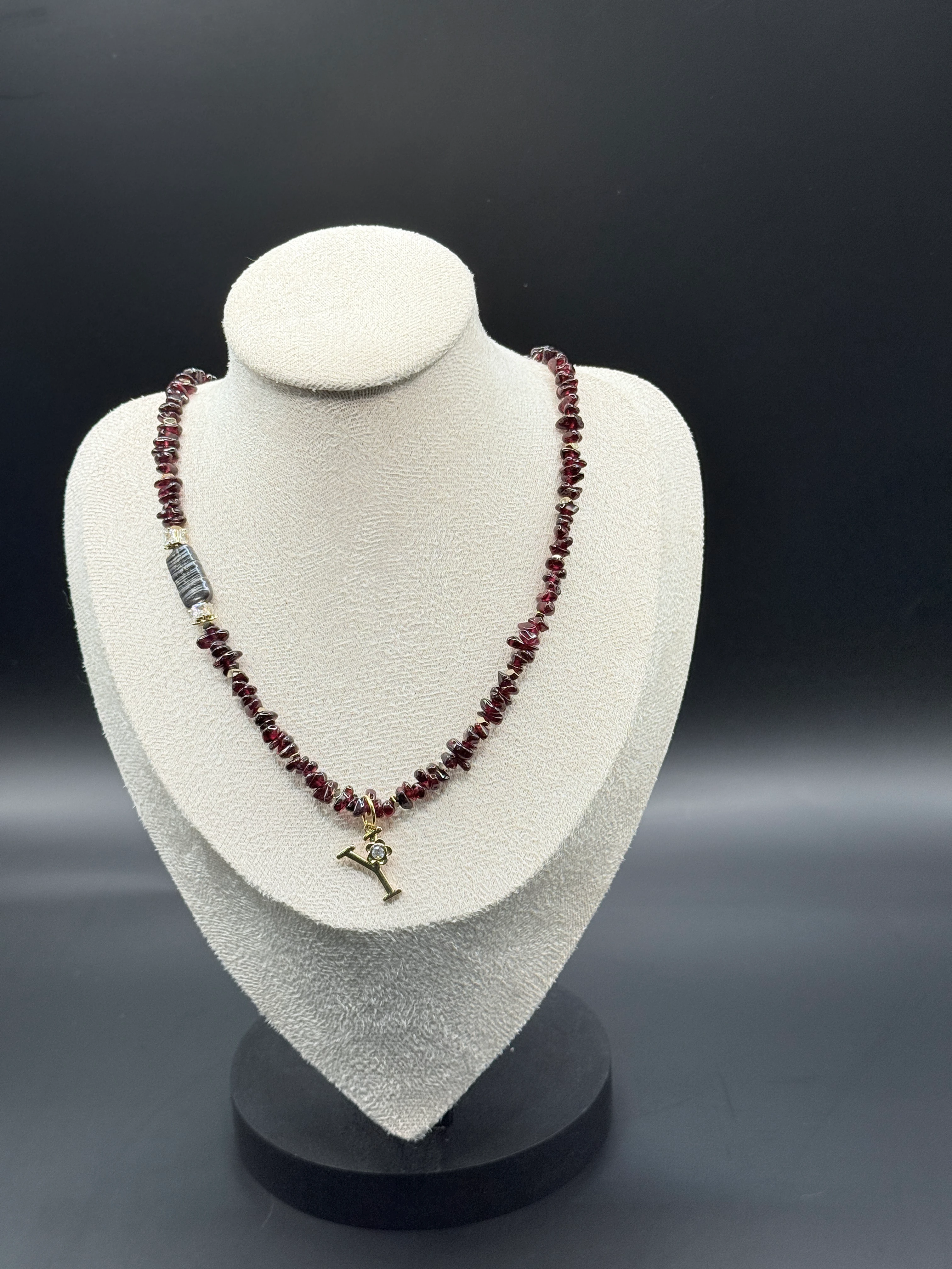 Doğal Taşlı El Yapımı “Astana” Harf Seçenekli  Kolye