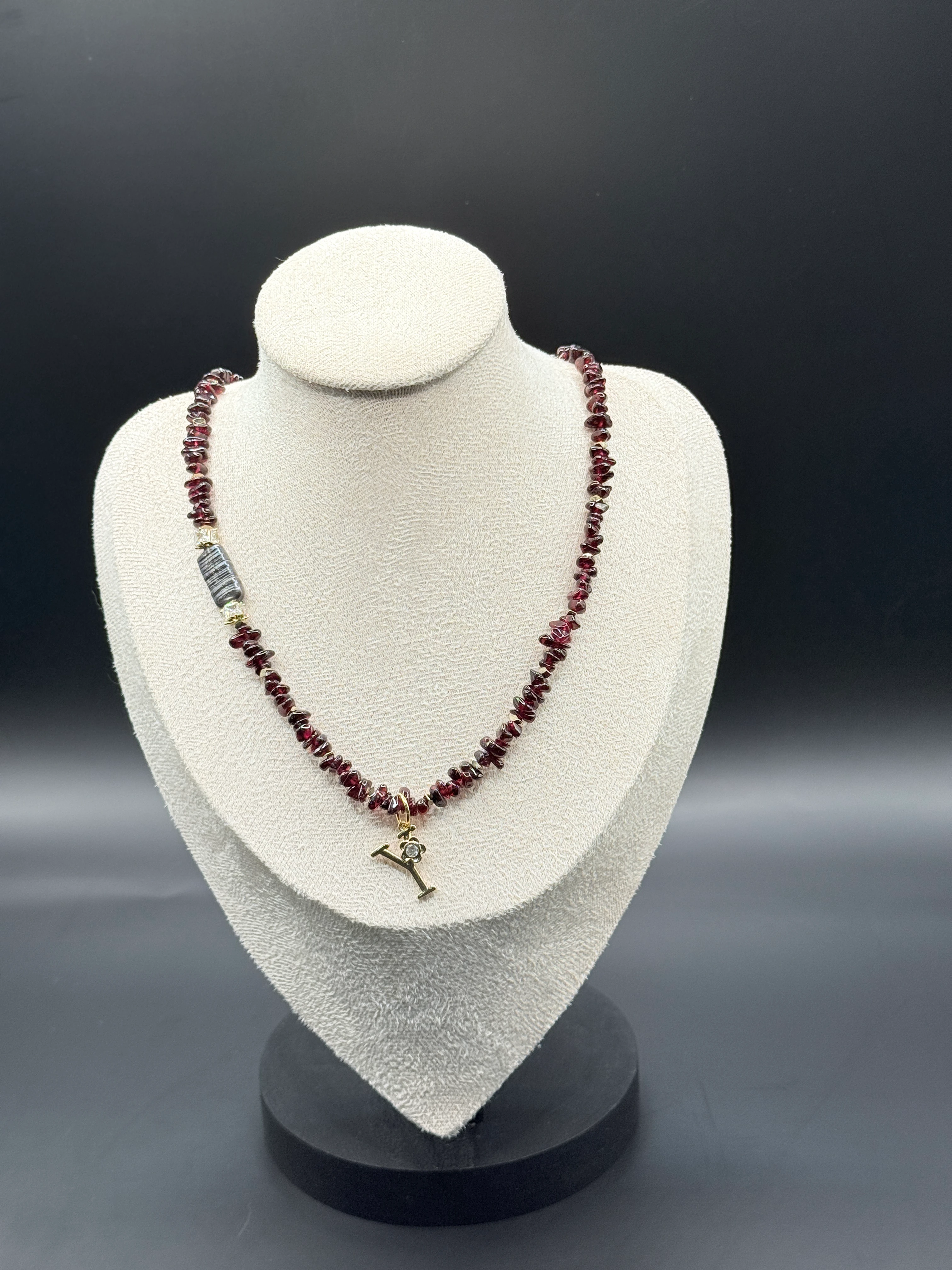 Doğal Taşlı El Yapımı “Astana” Harf Seçenekli  Kolye