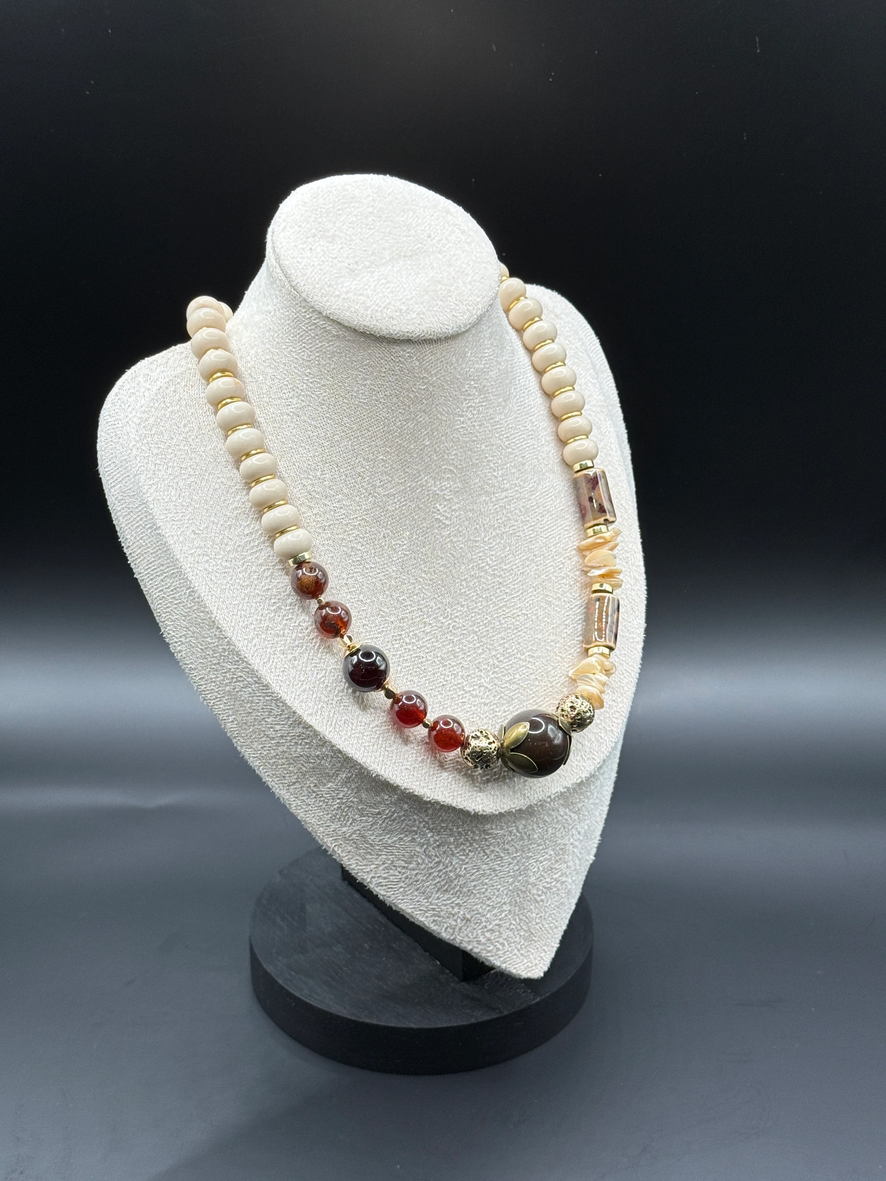 Doğal Taşlı El Yapımı “Beyrut” Kolye