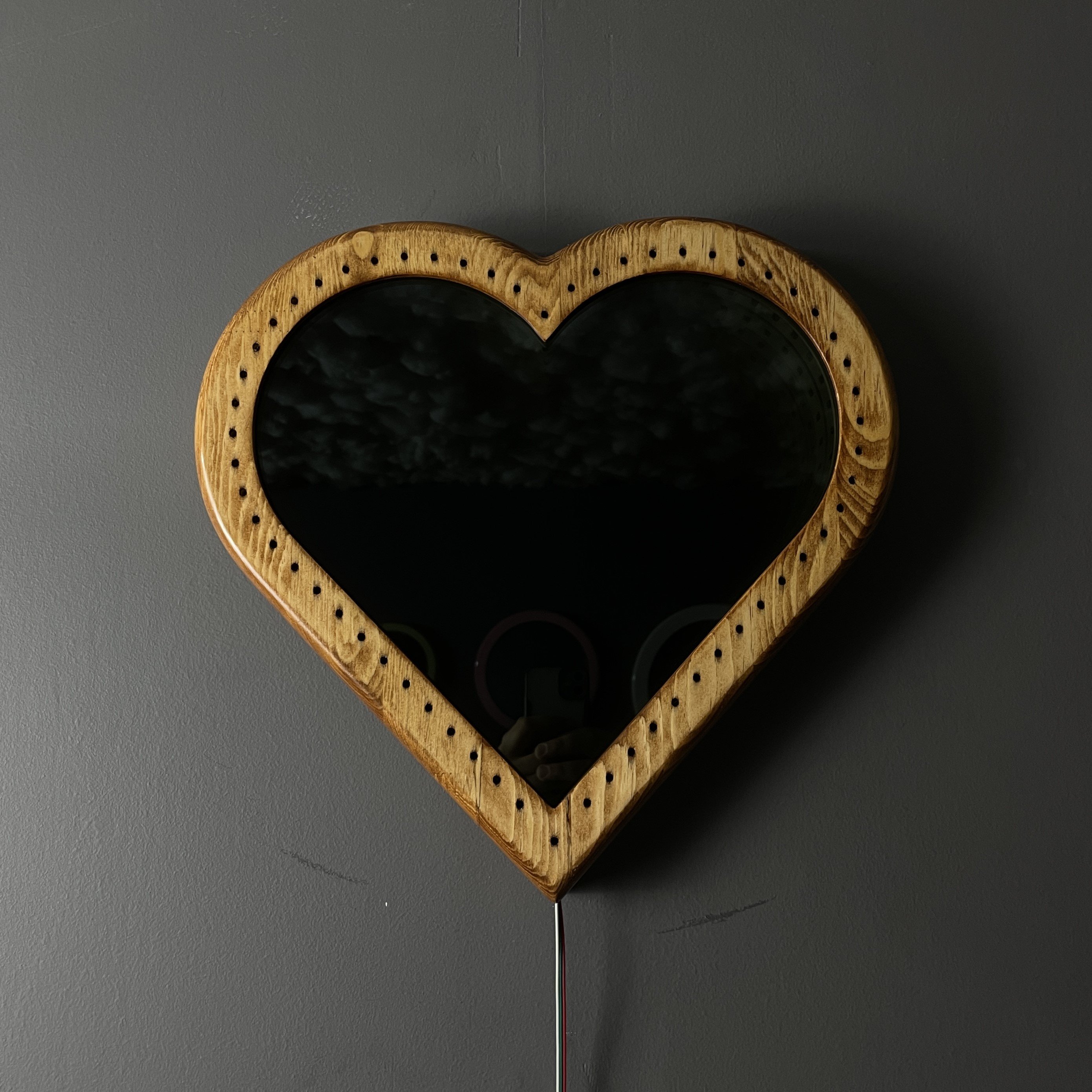 Ashel Infinity Mirror Heart Wall Decor