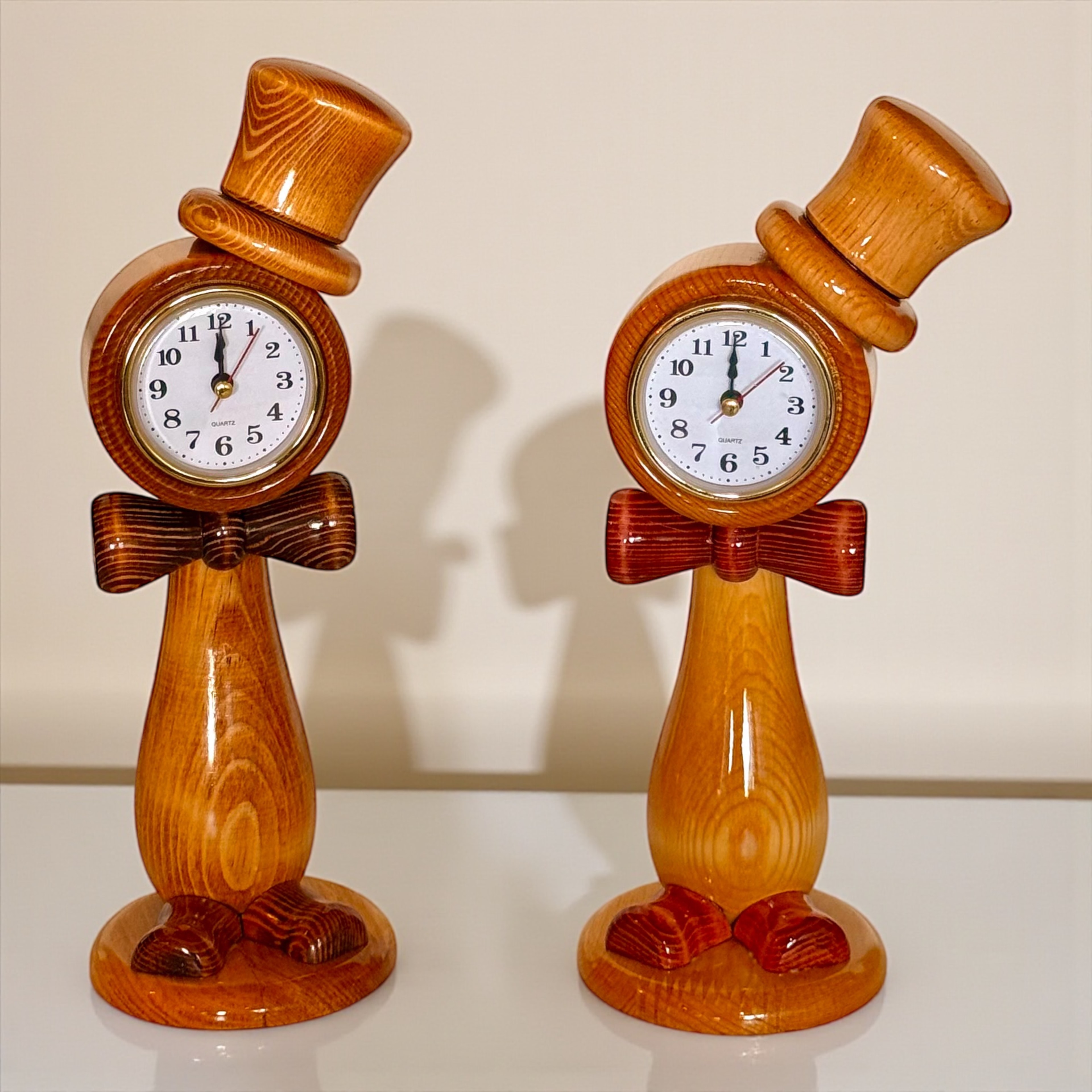 "Mr.Wood" El Yapımı Ahşap Şapkalı Dekoratif Masa Saati