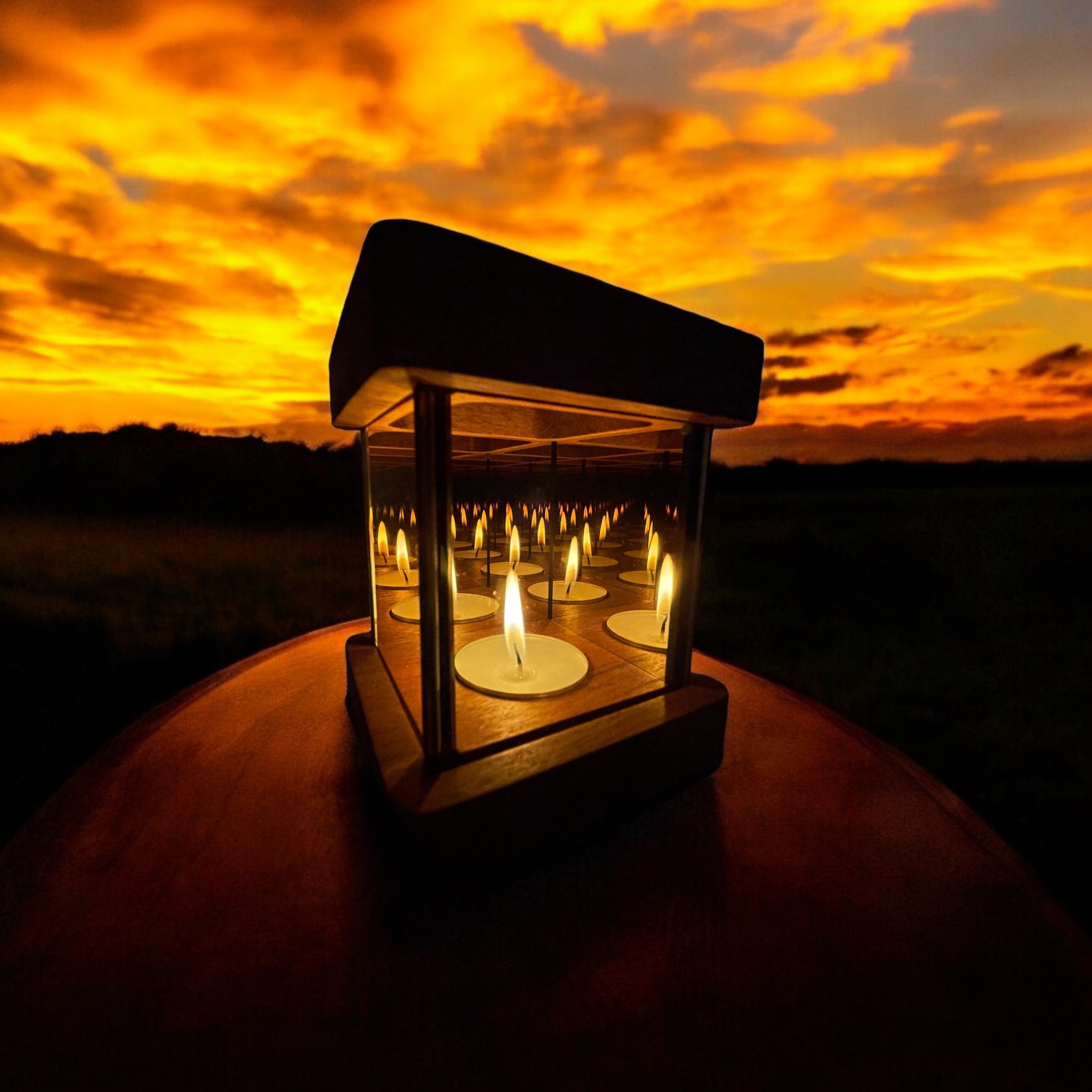 "Umai" Infinity Mirror Tea Light Candle Holder