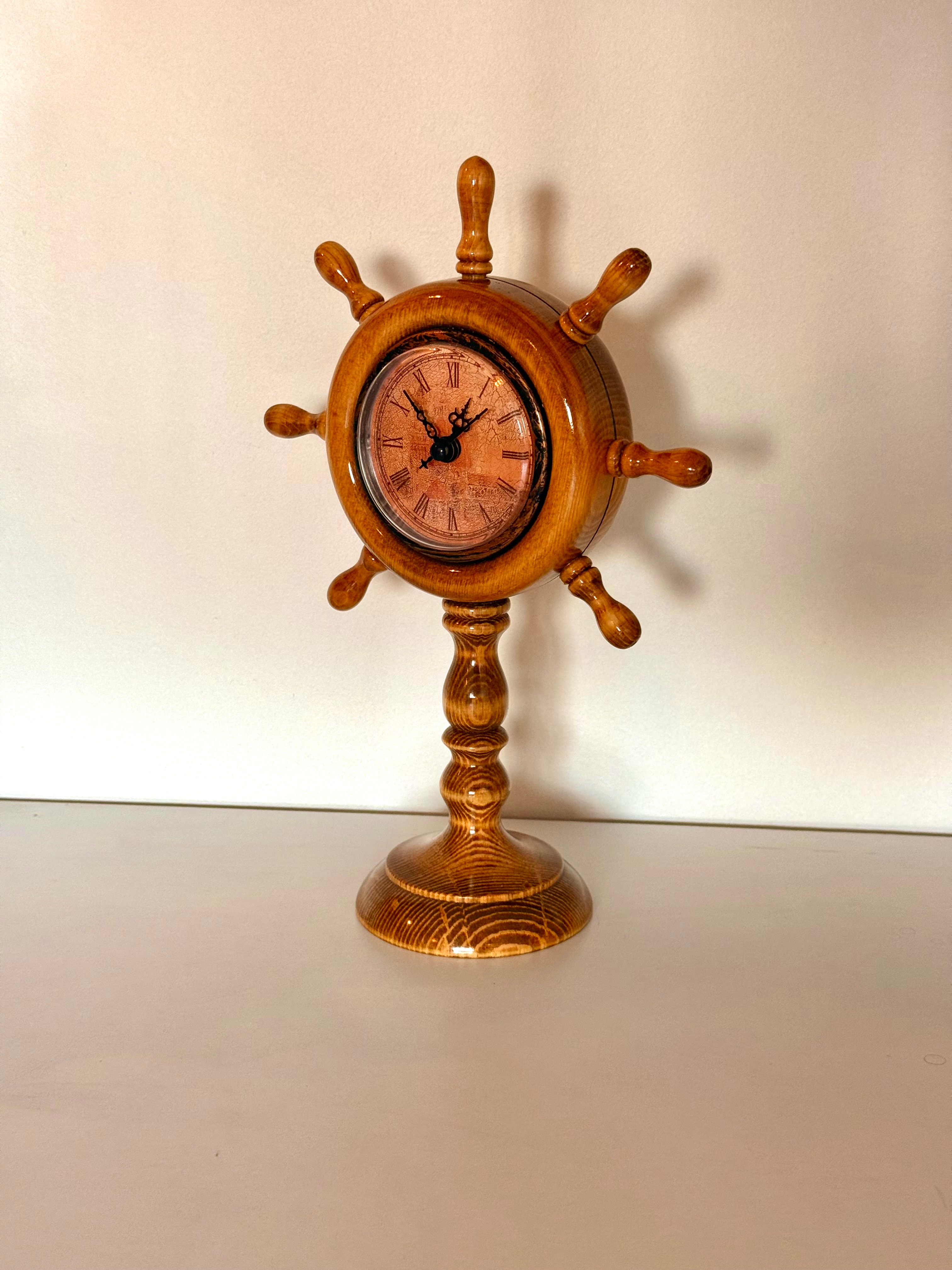 "Barbaros" El Yapımı Ahşap Gemi Dümeni Dekoratif Masa Saati