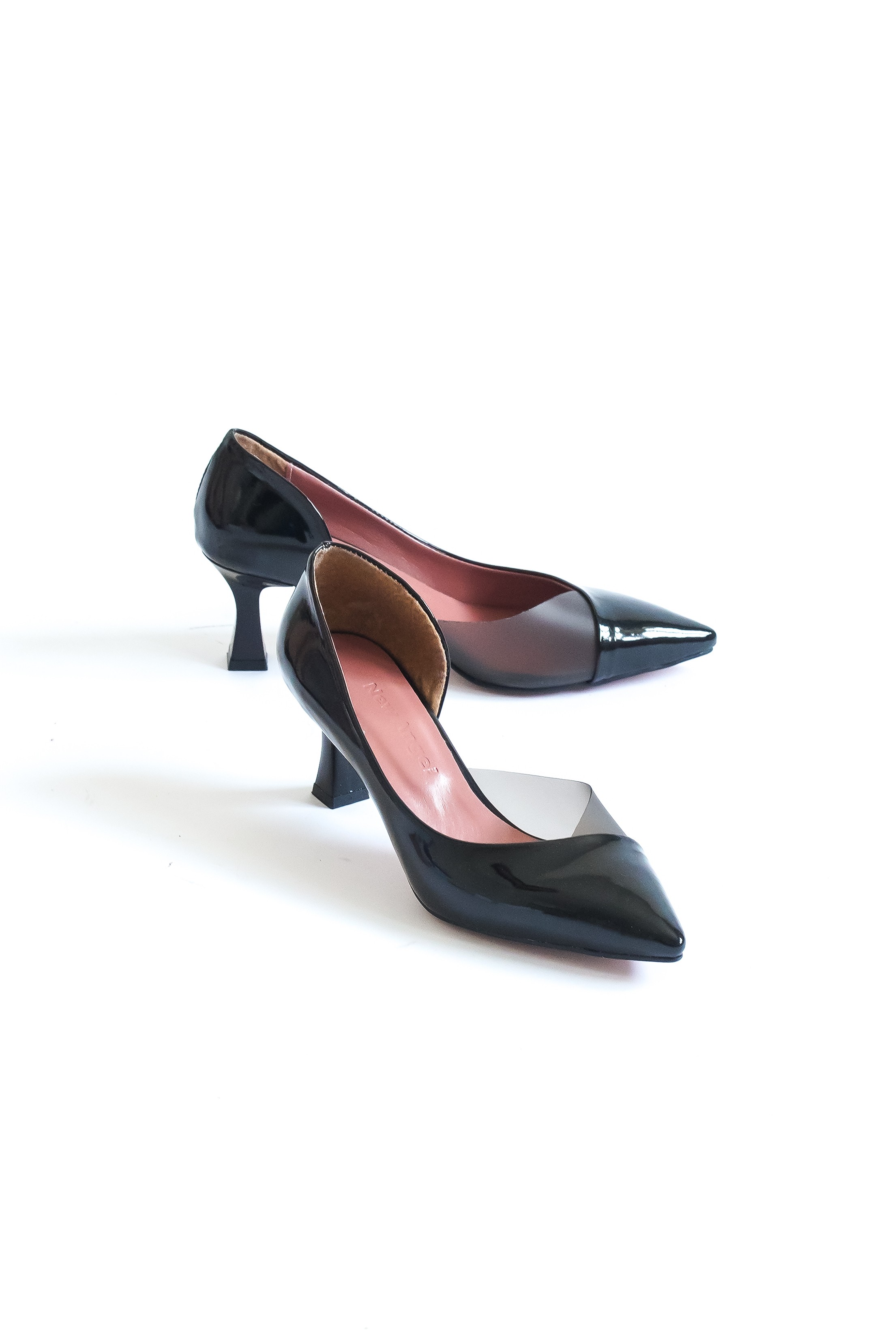 Angel Model Kısa Topuklu Cilt Ayakkabı - Rugan Siyah