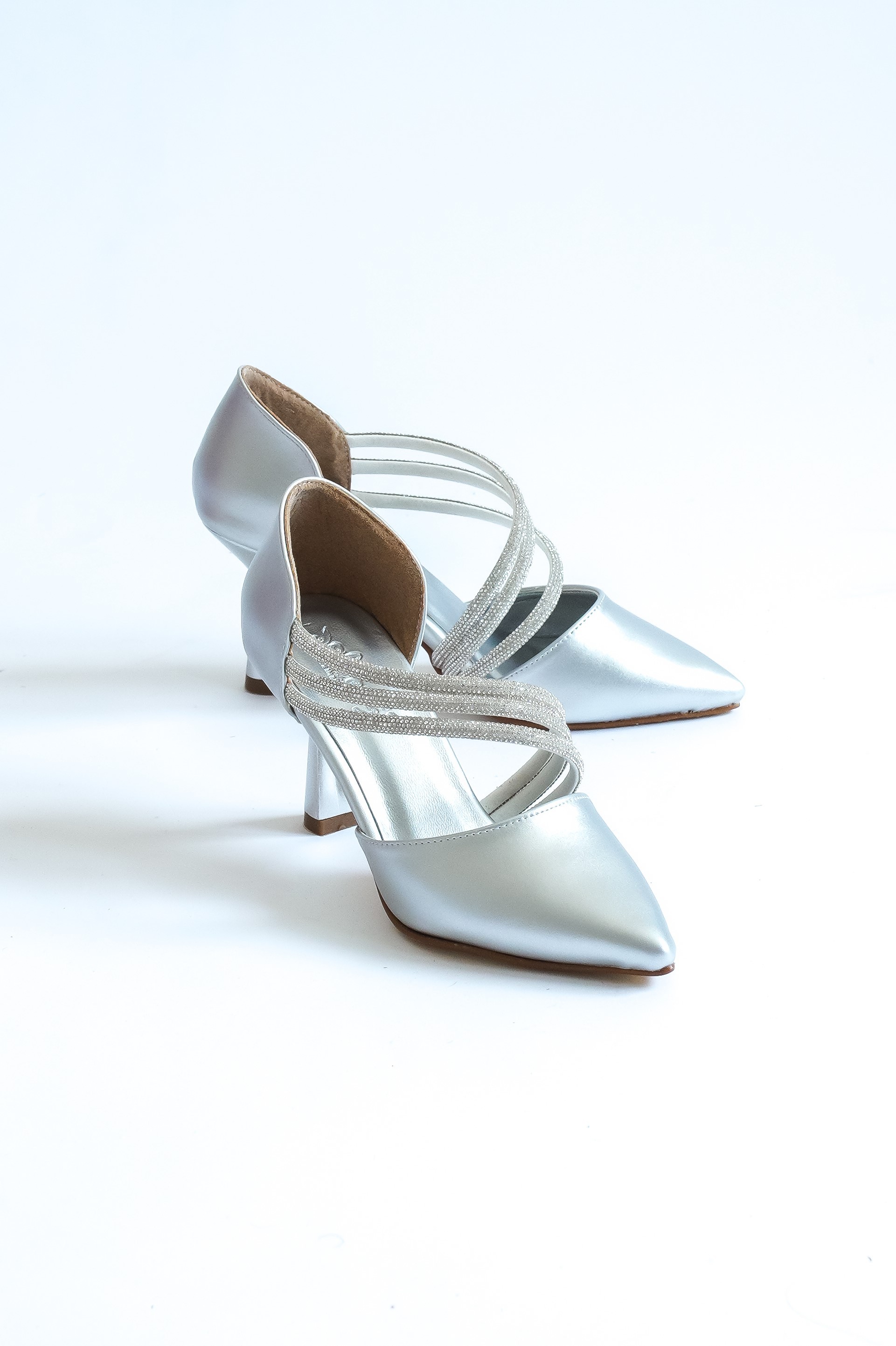 Larisa Kadın Taş Şeritli Sivri Burun Topuklu Ayakkabı 