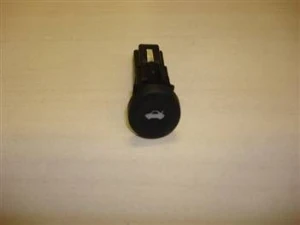 Fiesta - Fusion arka bagaj açma düğmesi 2002-2008 ORJİNAL