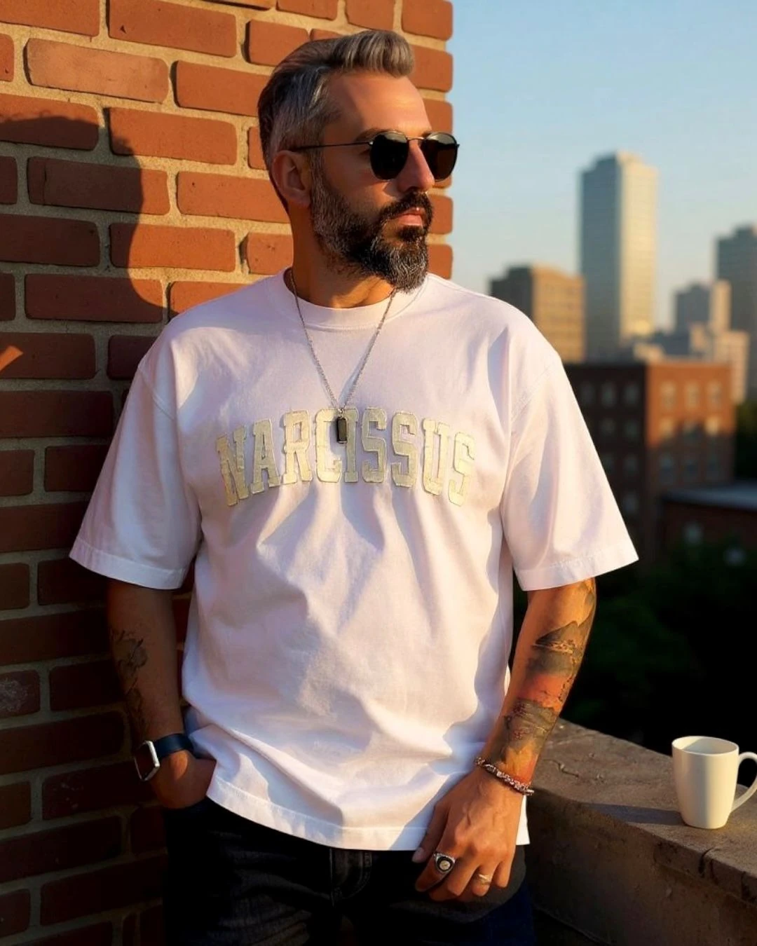 Narcissus Nakışlı Oversize Erkek T-Shirt - beyaz