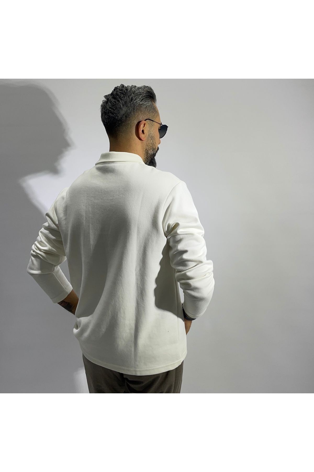 Beyaz Fermuarlı Erkek Polo Yaka Sweatshirt