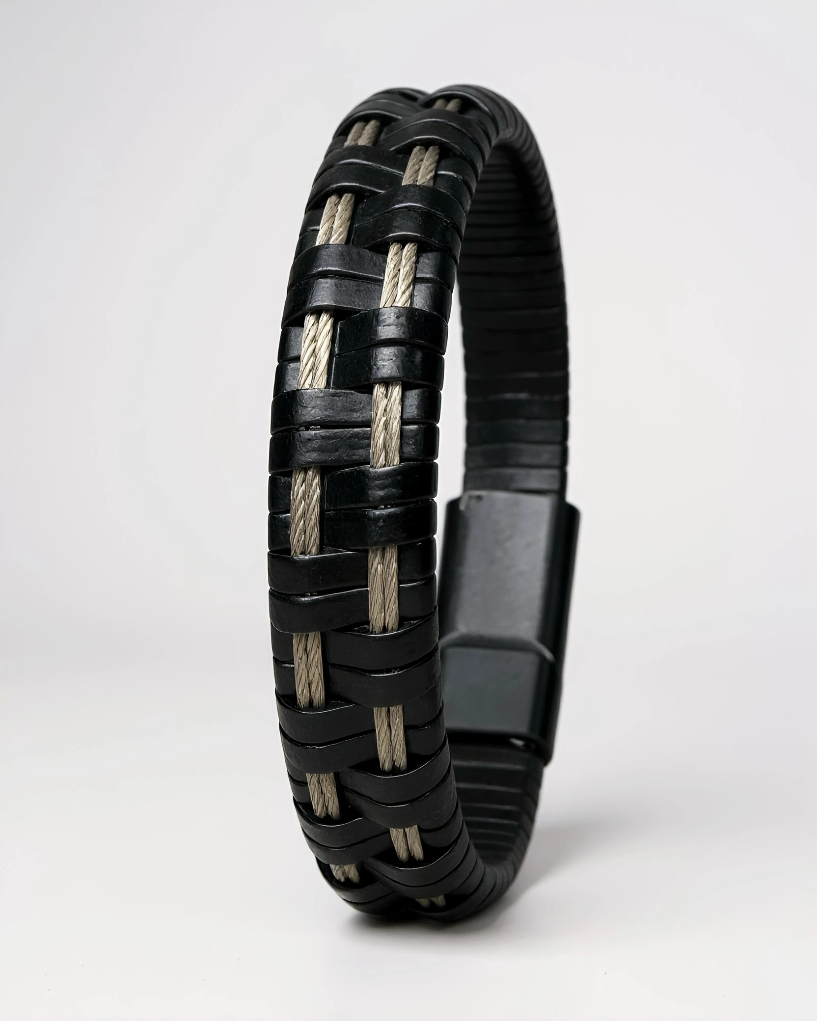 SteelGrid | Örgü Detaylı Siyah Erkek Bileklik