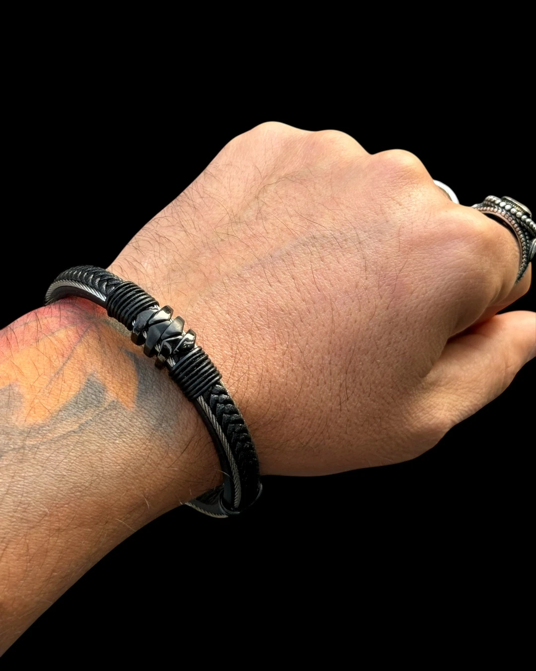 Iron Serpent | Siyah Örgü Detaylı Erkek Bileklik