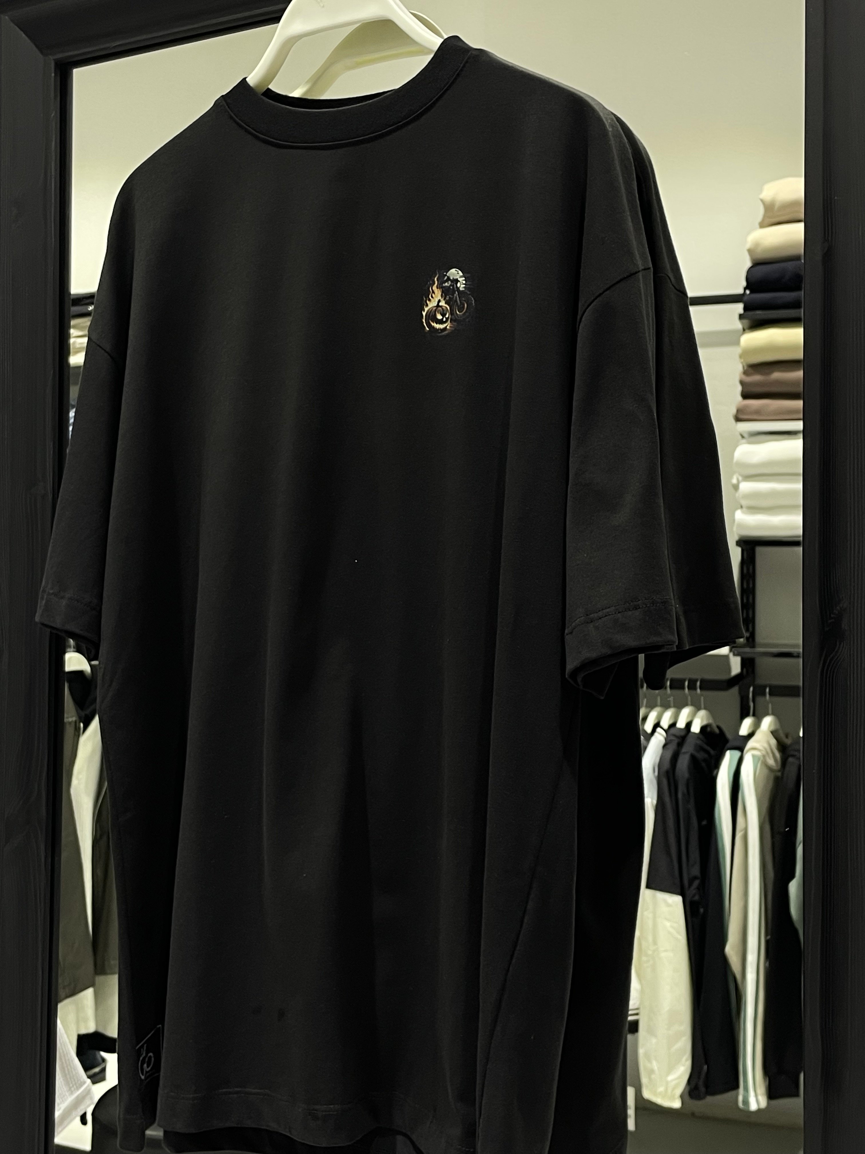 Higo Man Oversize Siyah T-Shirt – Motor ve Alev Detaylı Baskı
