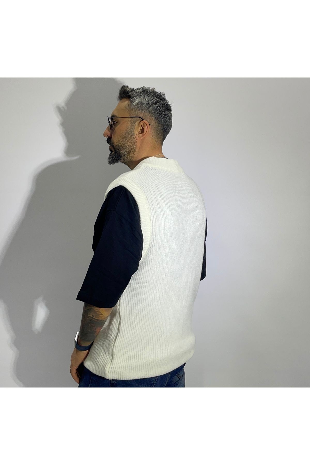 Sleeveless V Neck Men's Sweater - White