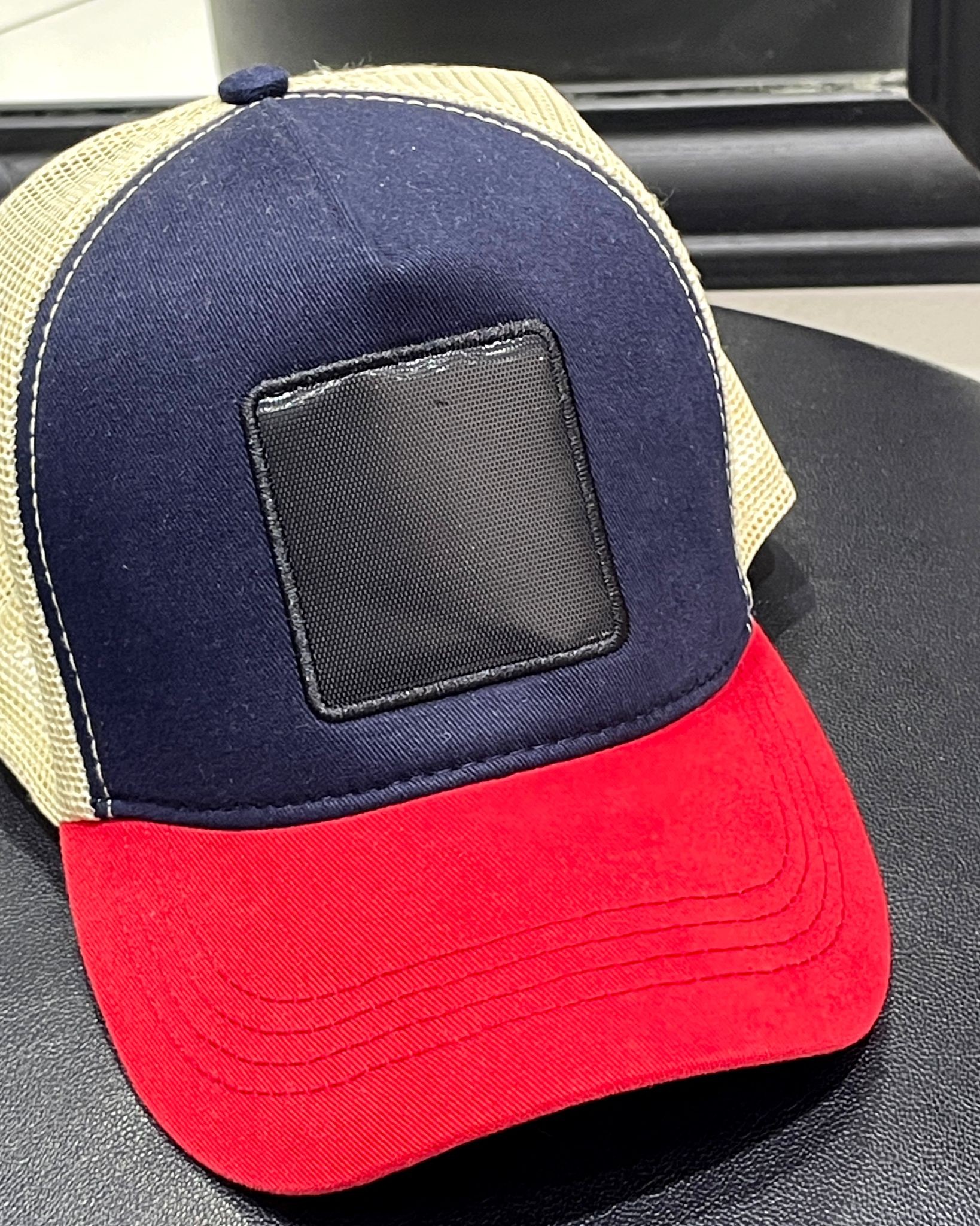 Değiştirilebilir Kare Patchli Unisex Şapka - Laci/Kırmızı