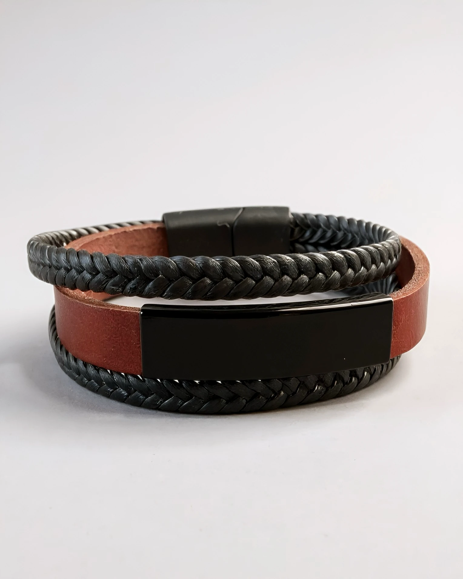 Cinder Line · Çift Katman Örgülü Deri Erkek Bileklik