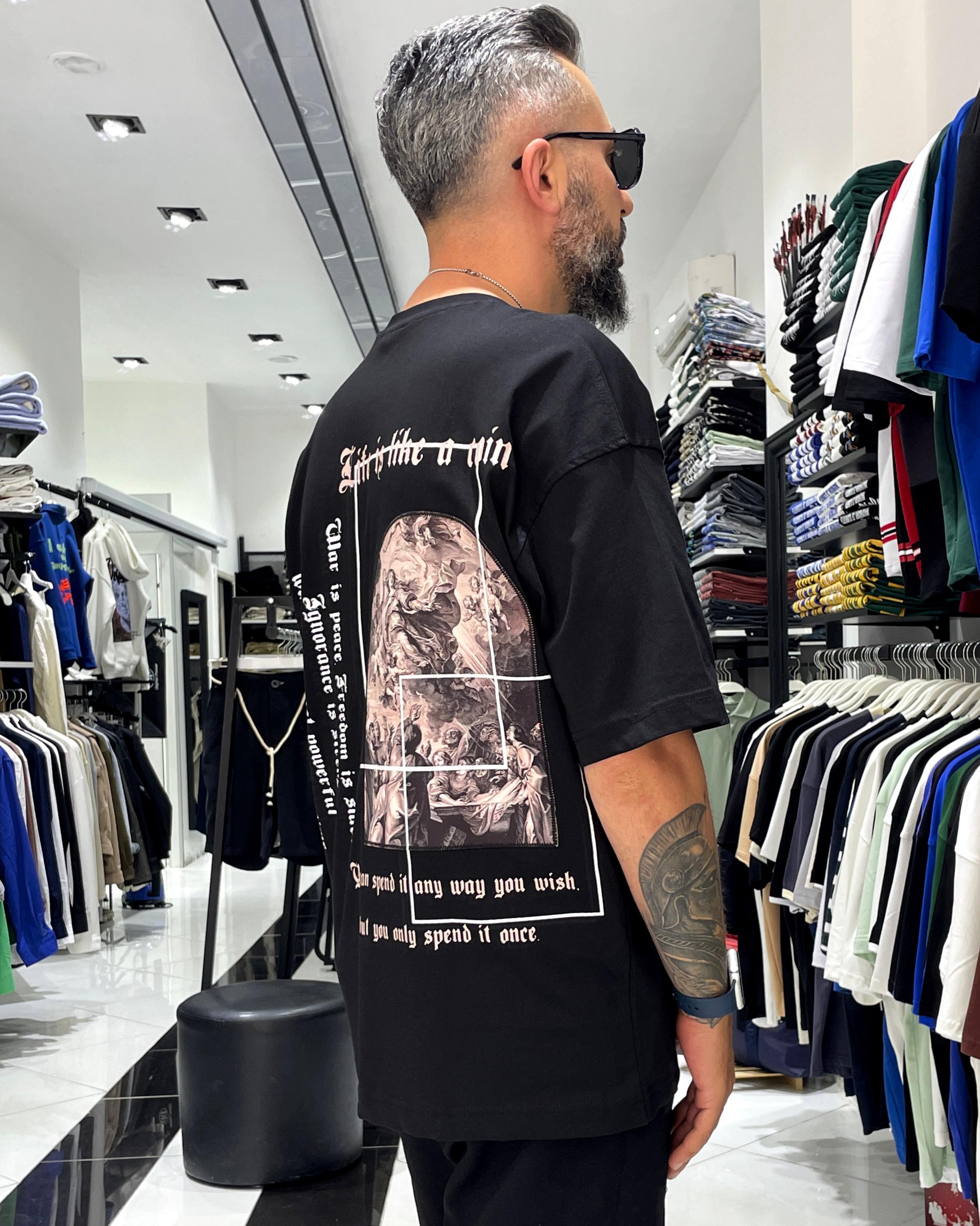 Antik Kumaş Sırt Baskılı Oversize Erkek T-Shirt - siyah