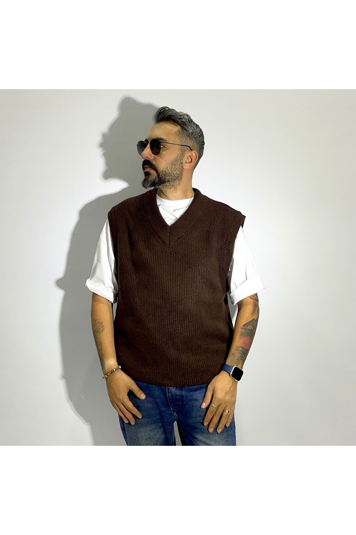 Sleeveless V Neck Men's Sweater - Brown