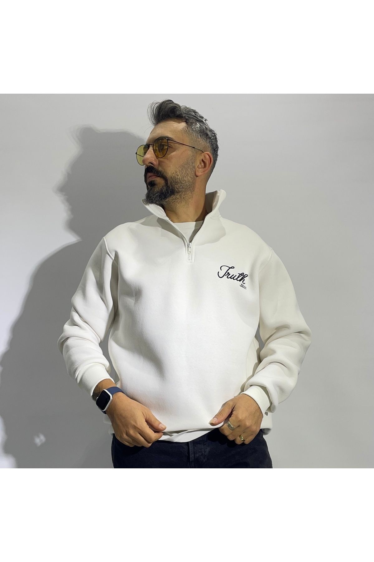 Nakış Detaylı Yarım Fermuar Oversize Erkek Sweatshirt - beyaz