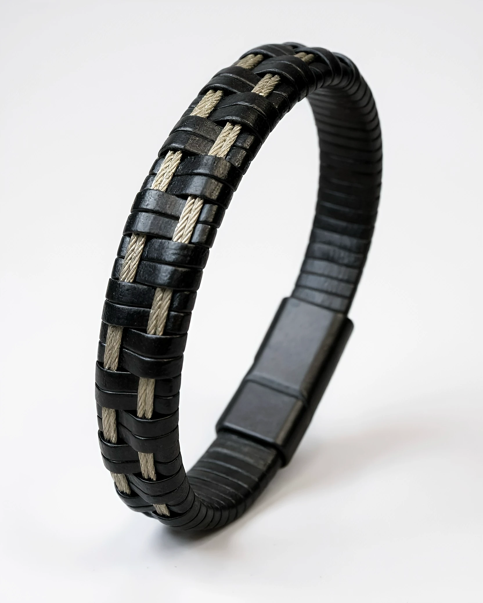 SteelGrid | Örgü Detaylı Siyah Erkek Bileklik