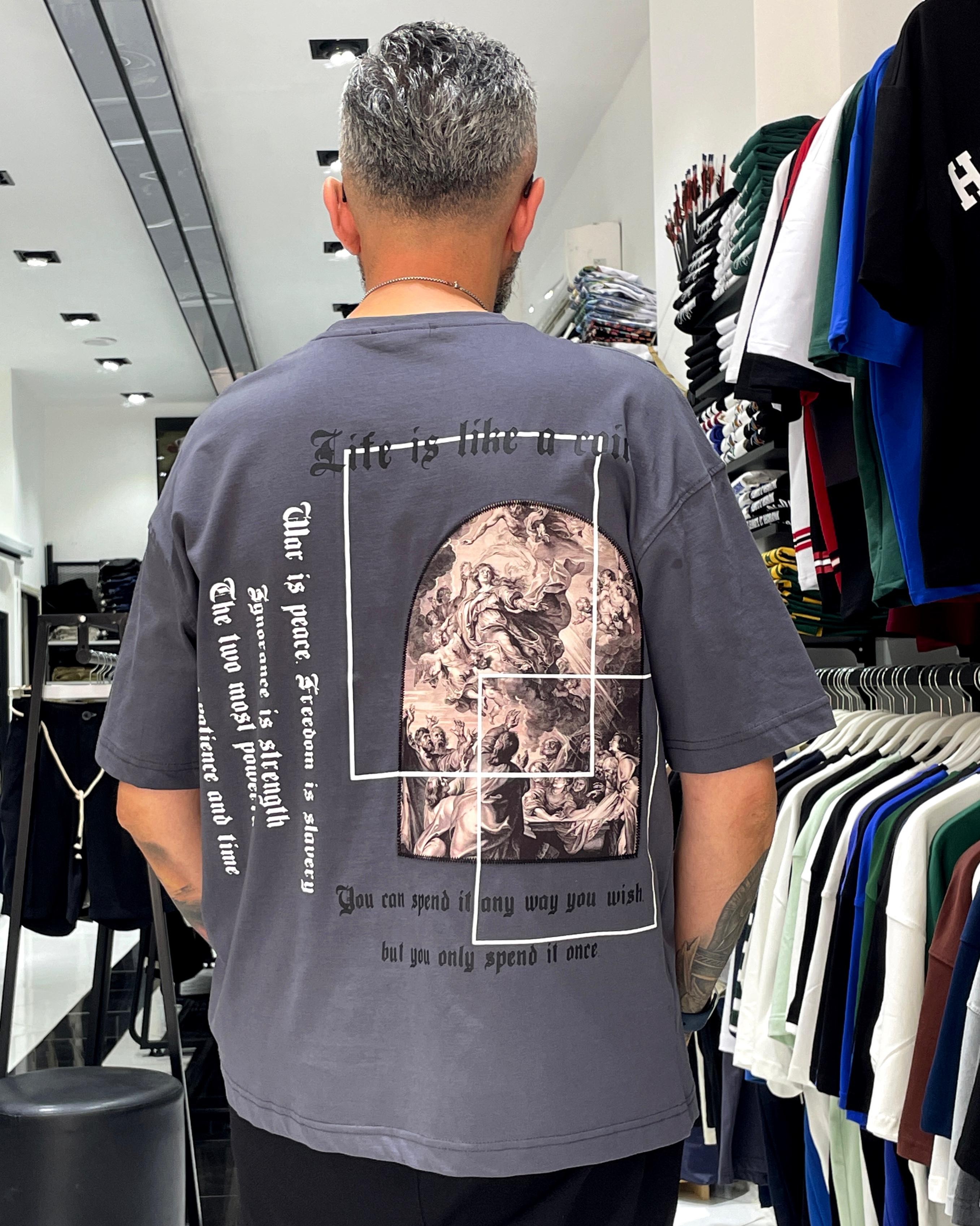 Antik Kumaş Sırt Baskılı Oversize Erkek T-Shirt